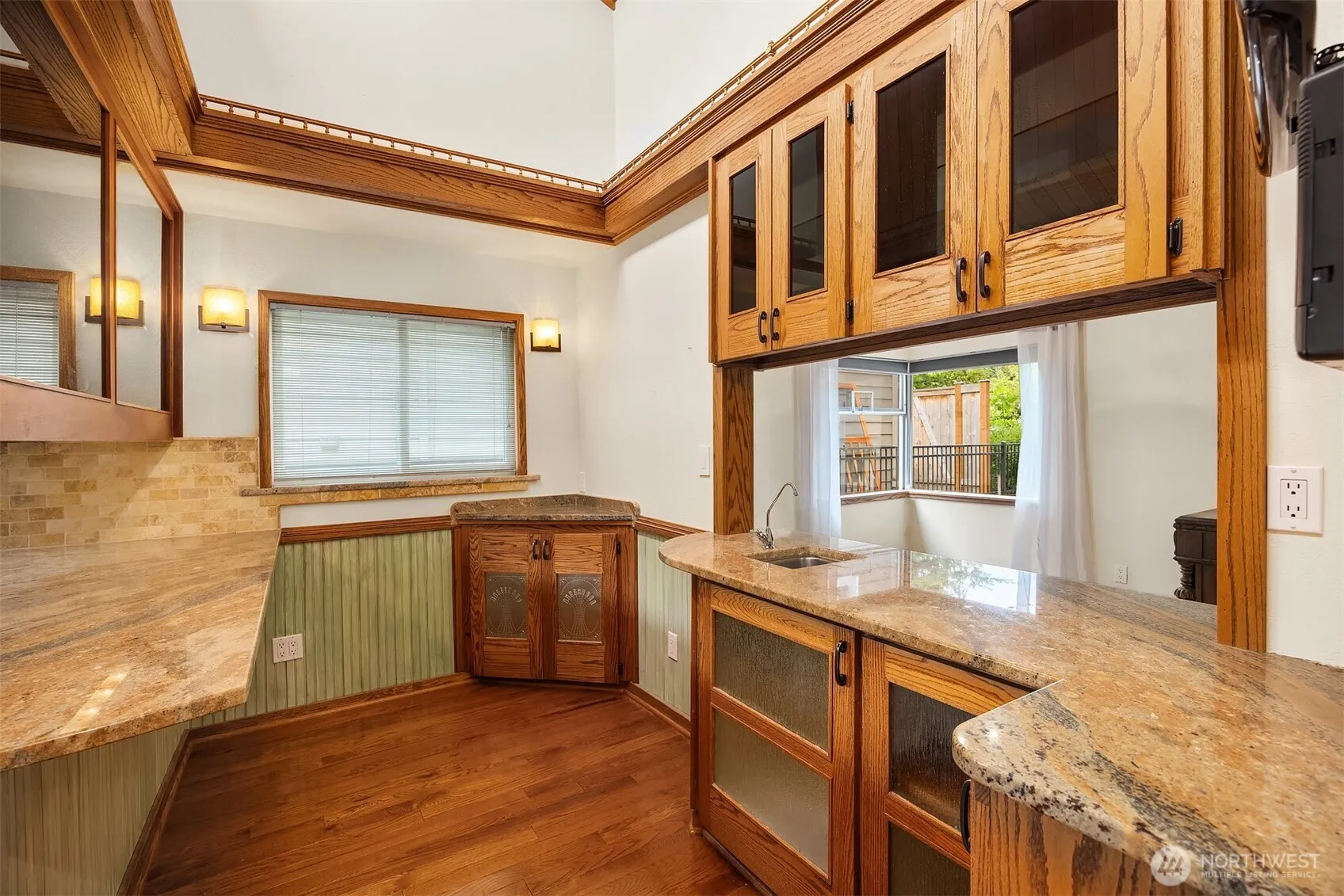 Property photo for 7712 23rd Avenue Nw, Seattle photo 4