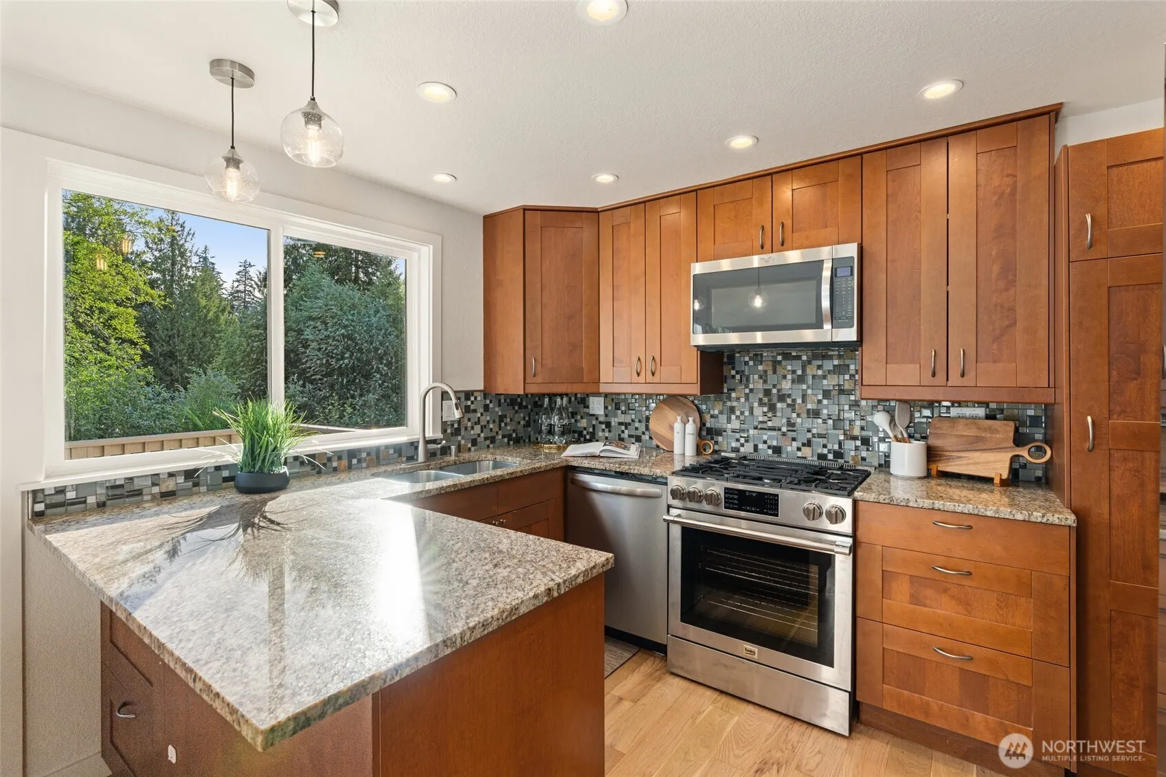 Property photo for 16910 22nd Avenue Se, Bothell photo 4