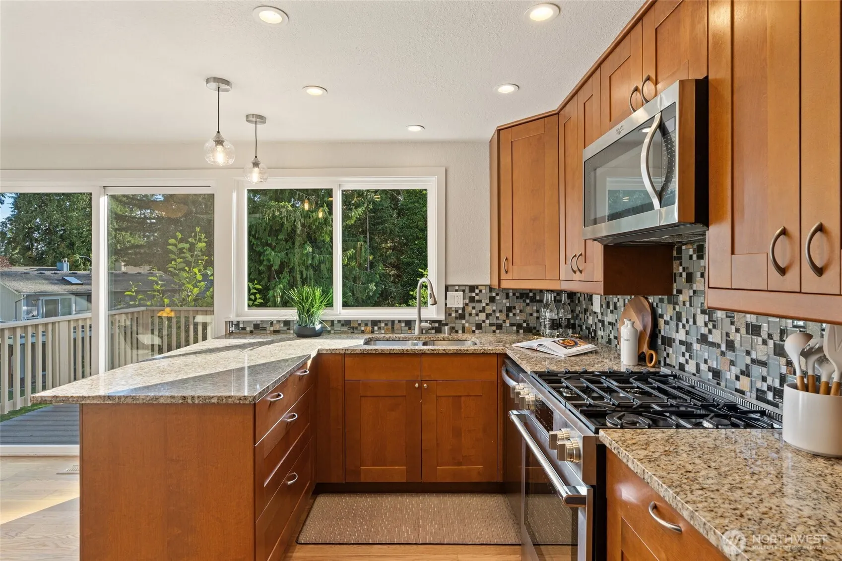 Property photo for 16910 22nd Avenue Se, Bothell photo 5