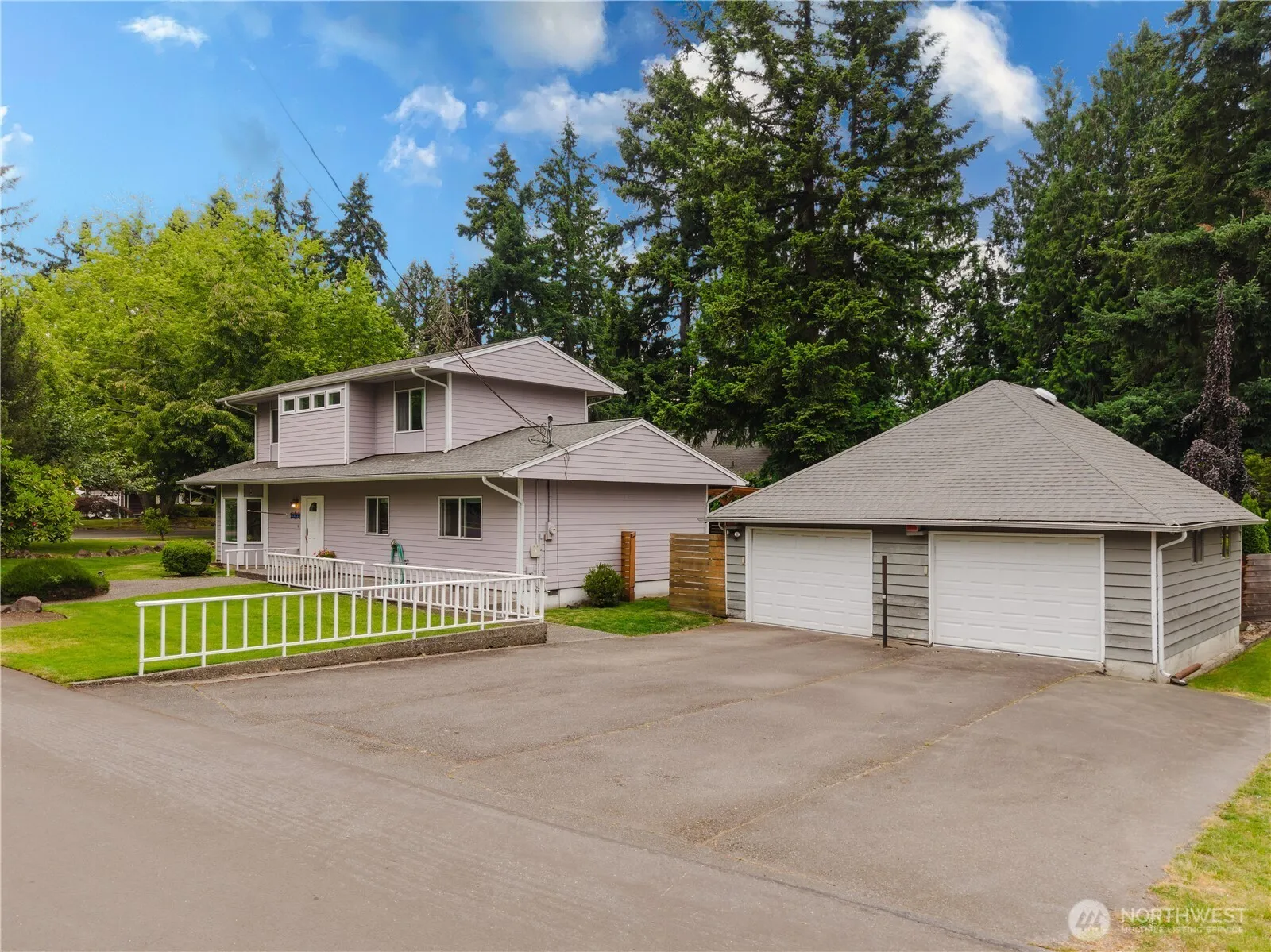 Property photo for 8706 Ne 135th Place, Kirkland photo 2