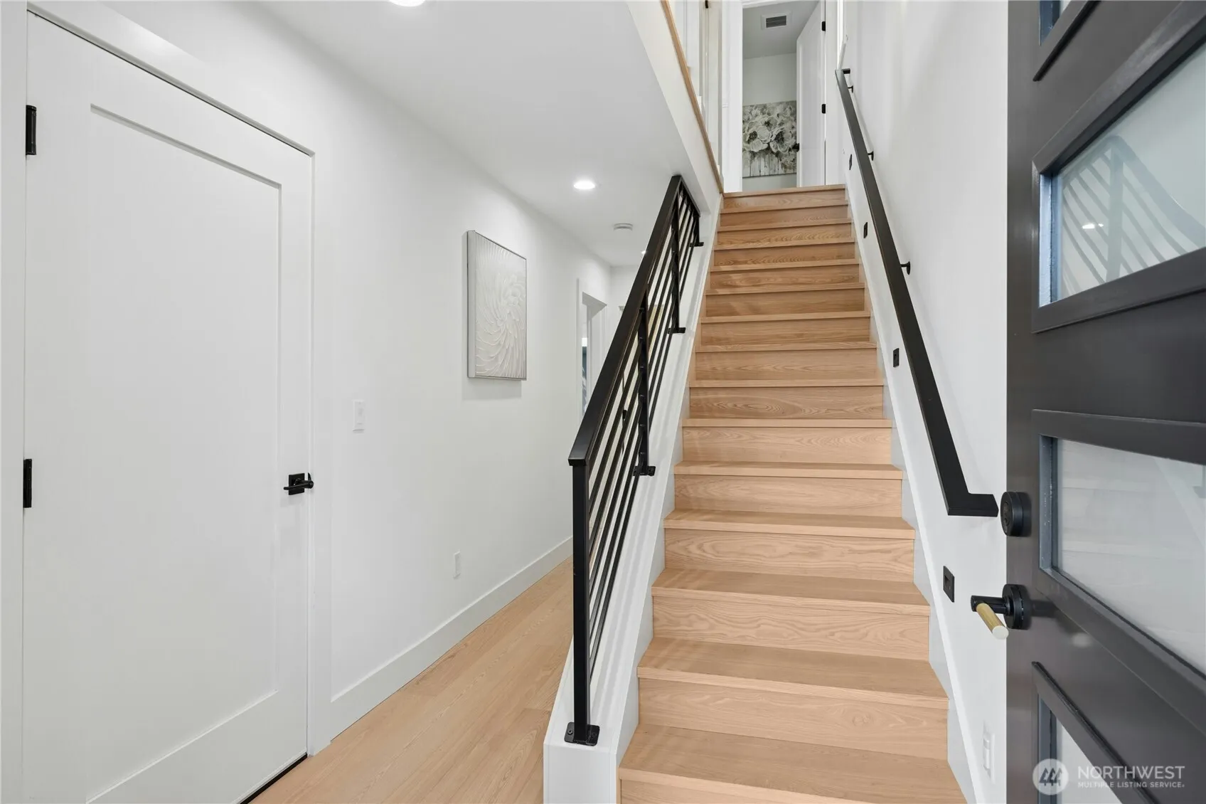 Property photo for 9242 Dayton Avenue N #a, Seattle photo 3