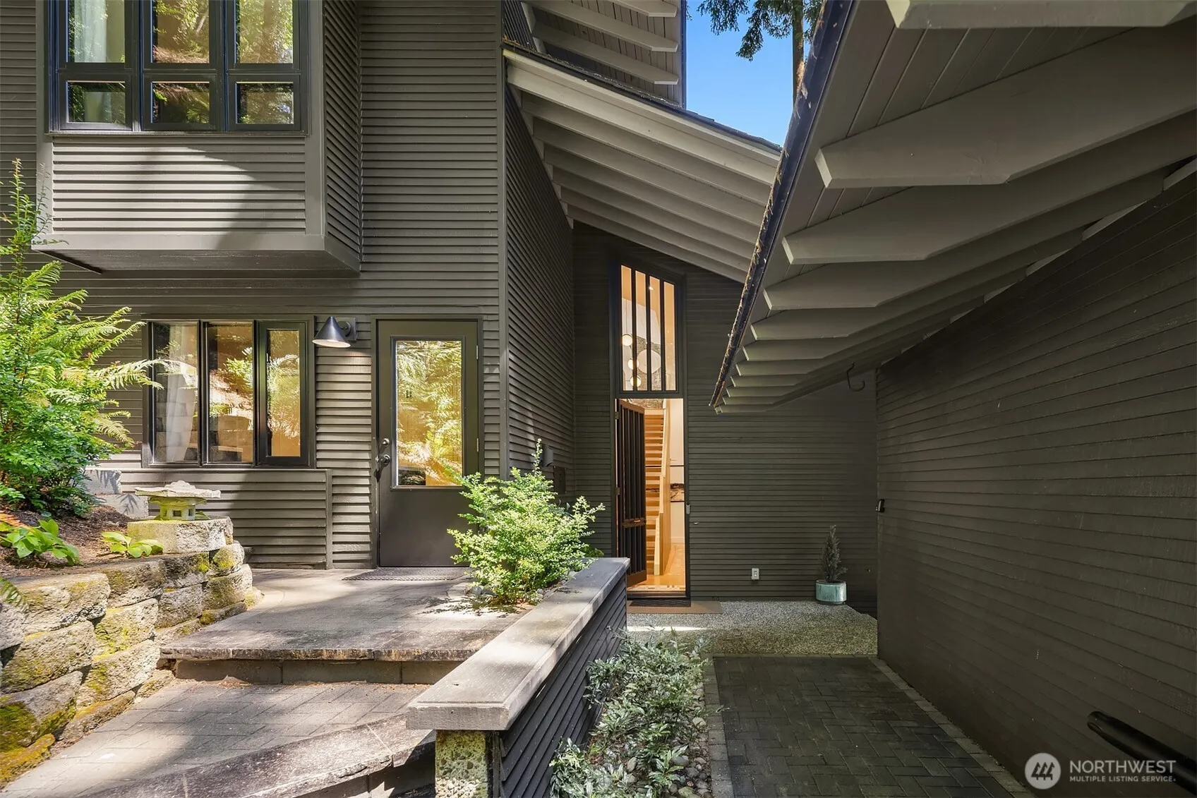 Property photo for 5 Lindley Road, Mercer Island photo 2