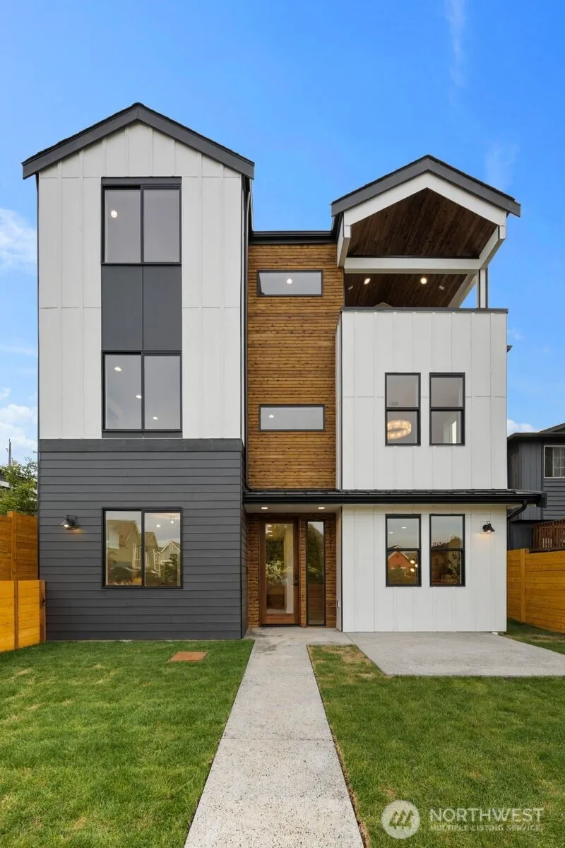 Property photo for 5921 32nd Avenue Sw, Seattle