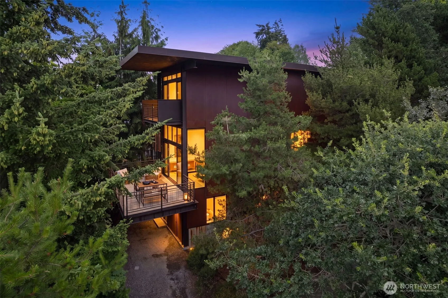 Property photo for 1701 33rd Avenue, Seattle photo 2