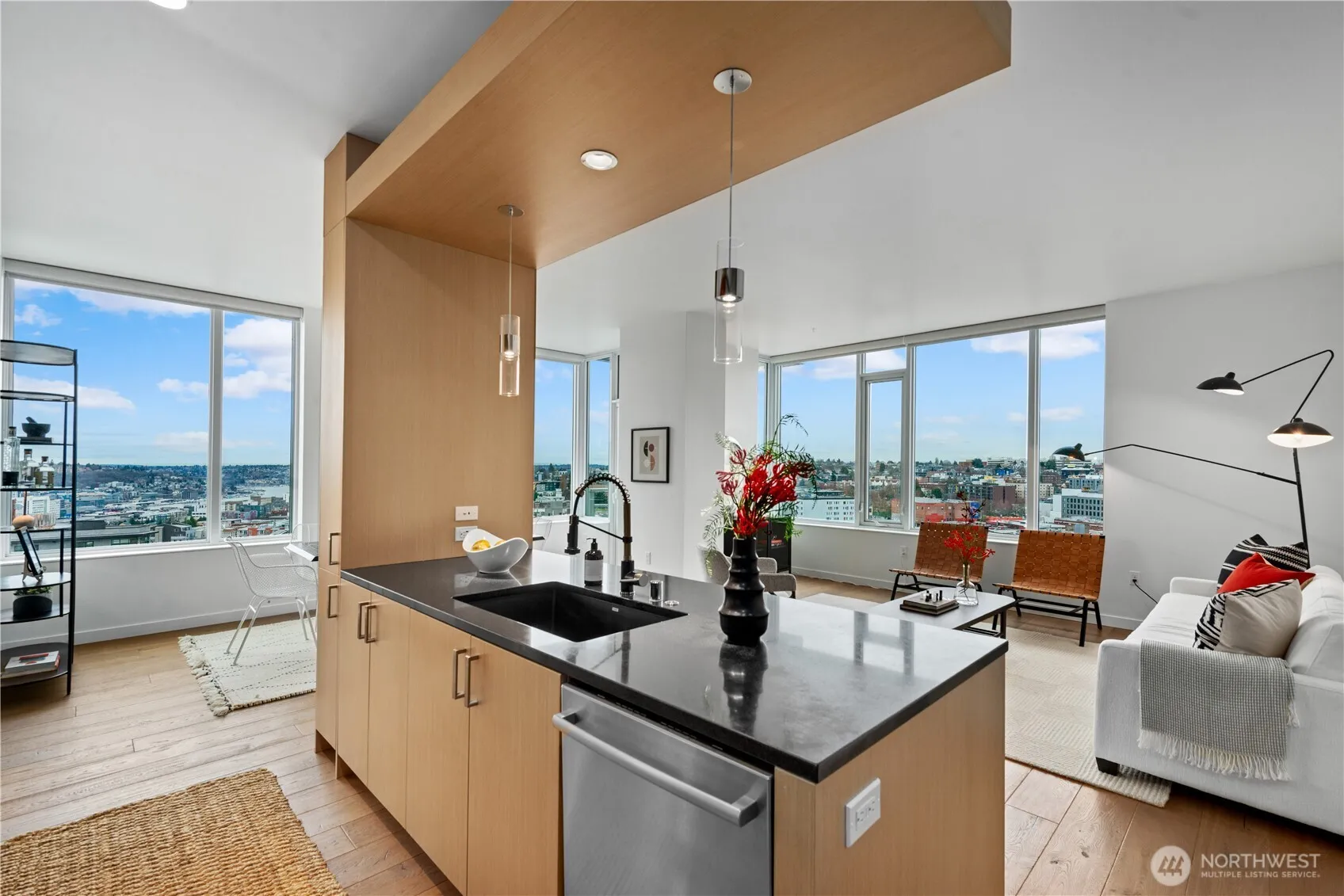Property photo for 1321 Seneca Street #1001, Seattle photo 4