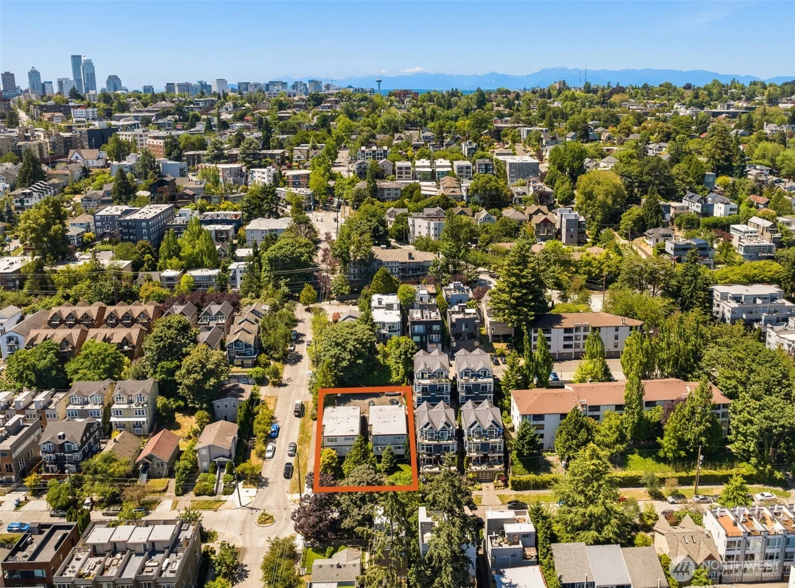Property photo for 201 26th Avenue E, Seattle