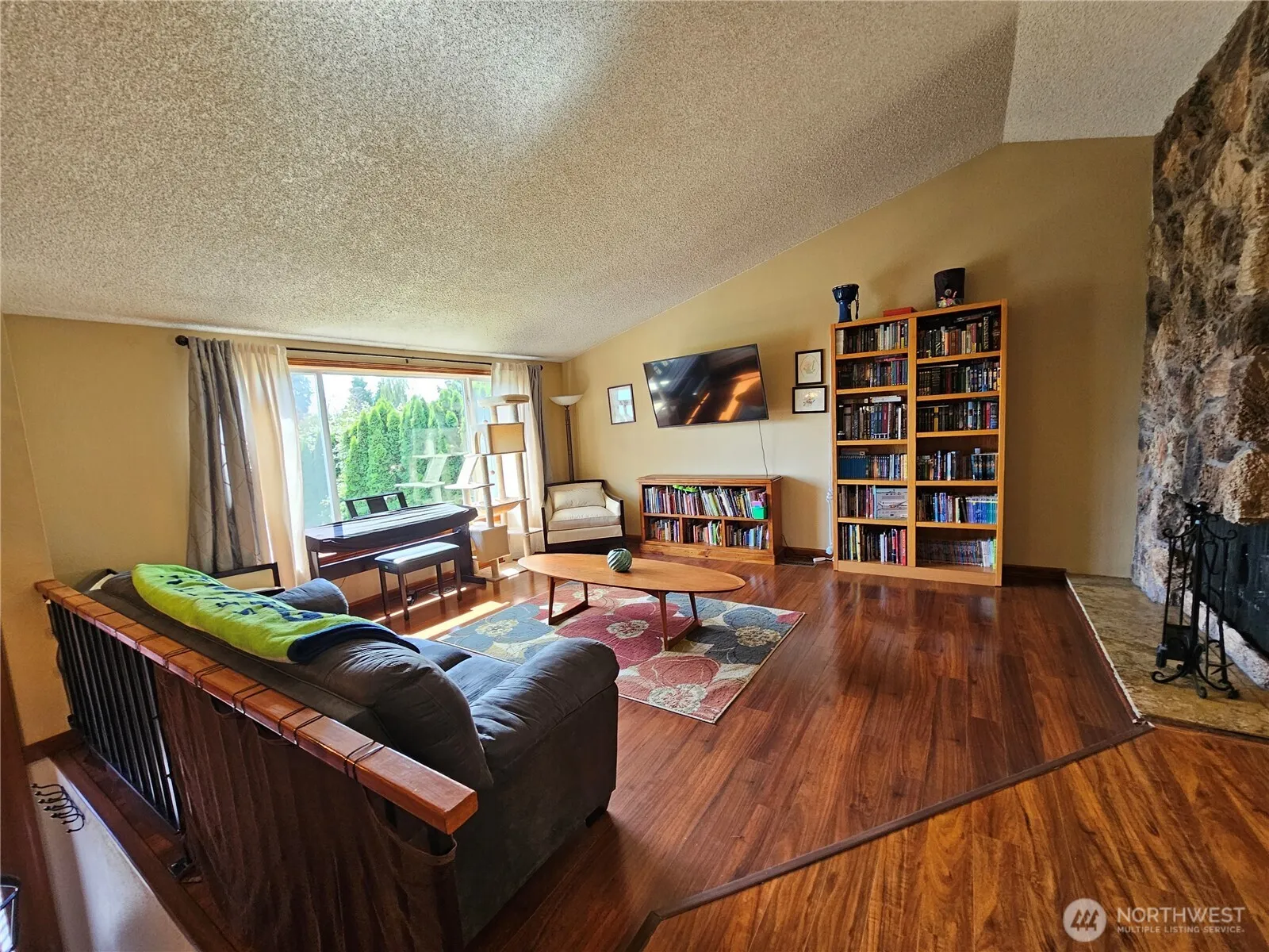 Property photo for 6804 47th Avenue E, Tacoma photo 3