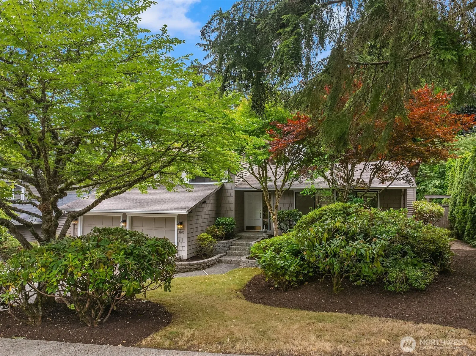 Property photo for 4836 158th Place Se, Bellevue photo 3