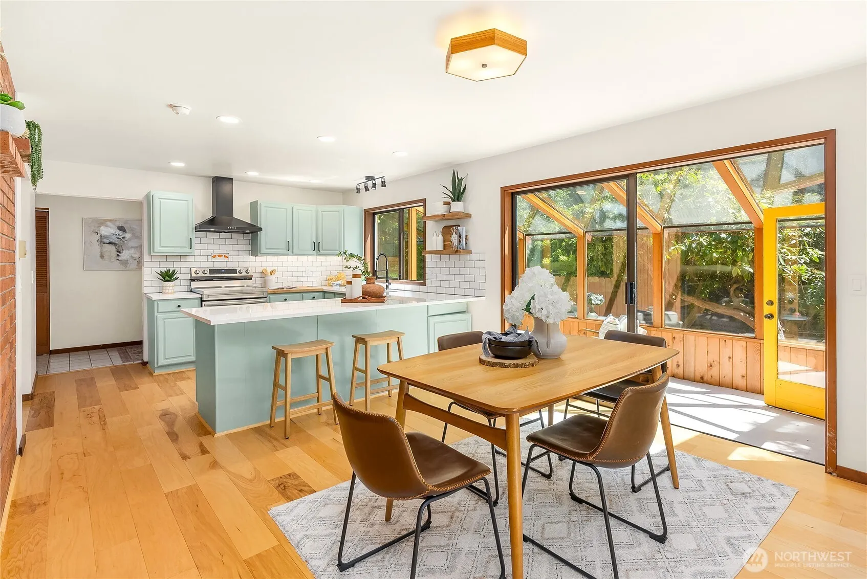 Property photo for 676 Park Avenue Ne, Bainbridge Island photo 2
