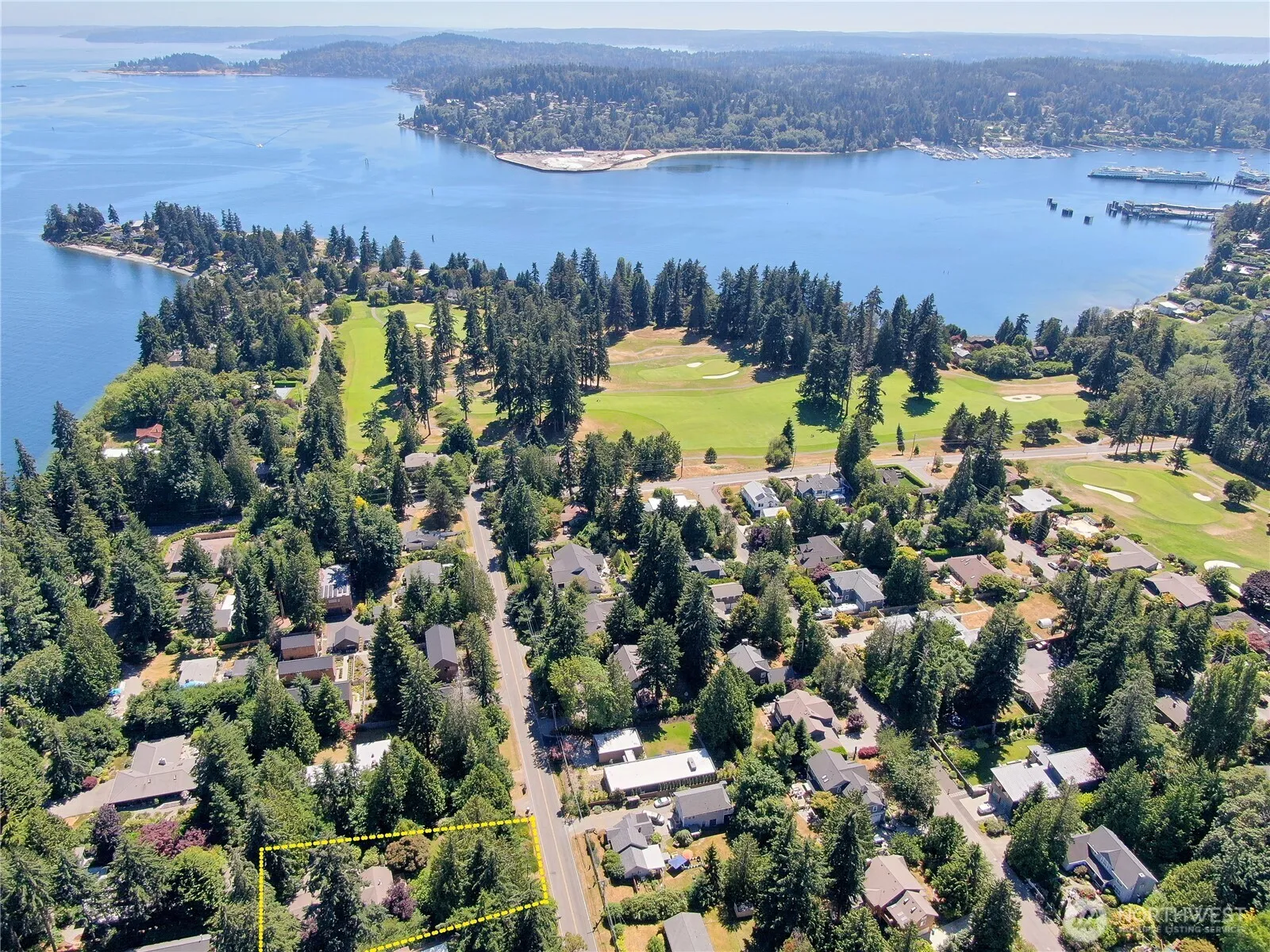 Property photo for 676 Park Avenue Ne, Bainbridge Island photo 5