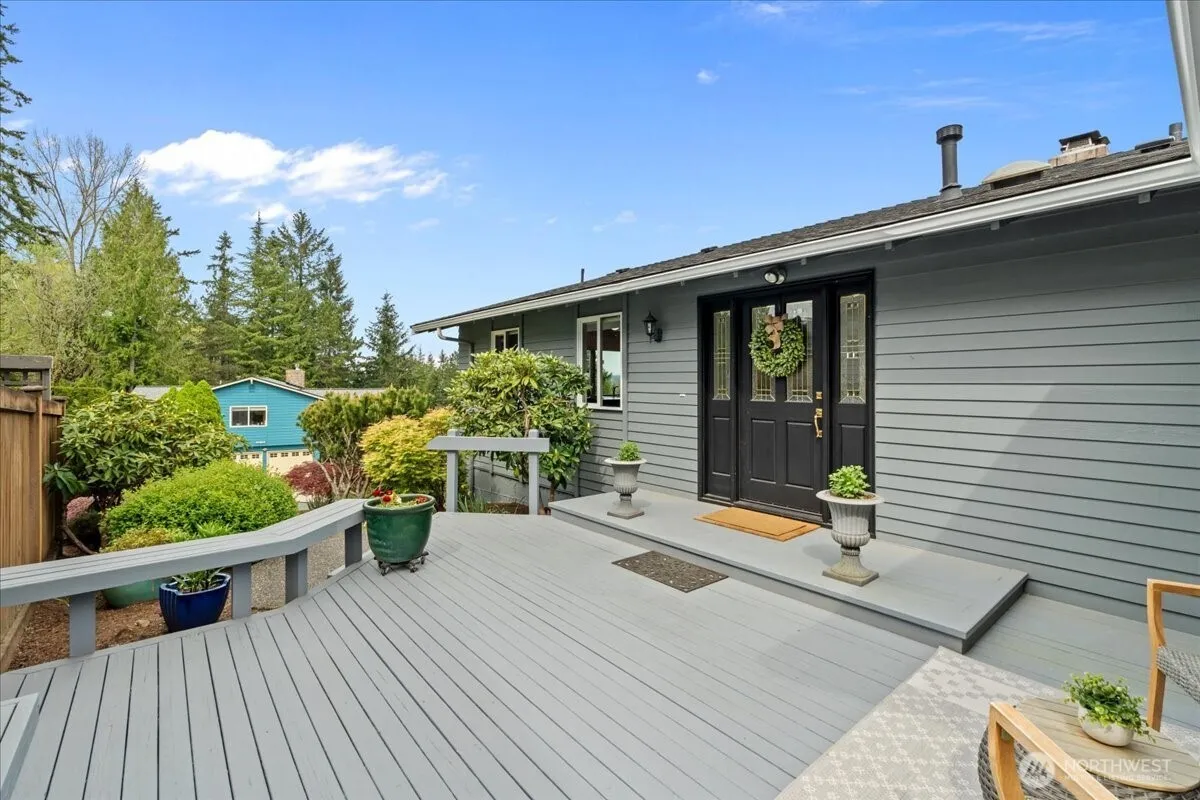 Property photo for 16813 Ne 33rd Street, Bellevue photo 2