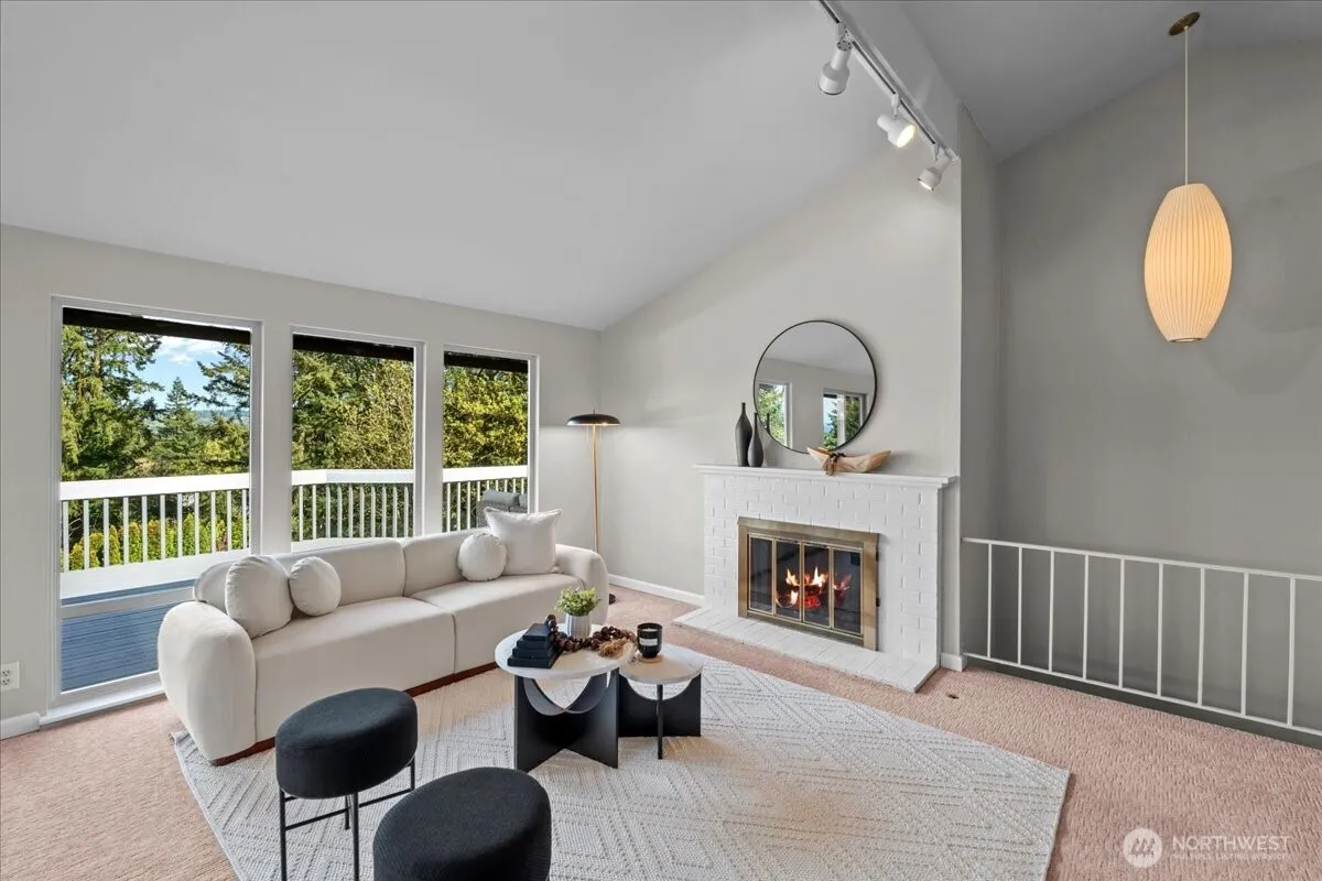 Property photo for 16813 Ne 33rd Street, Bellevue photo 4