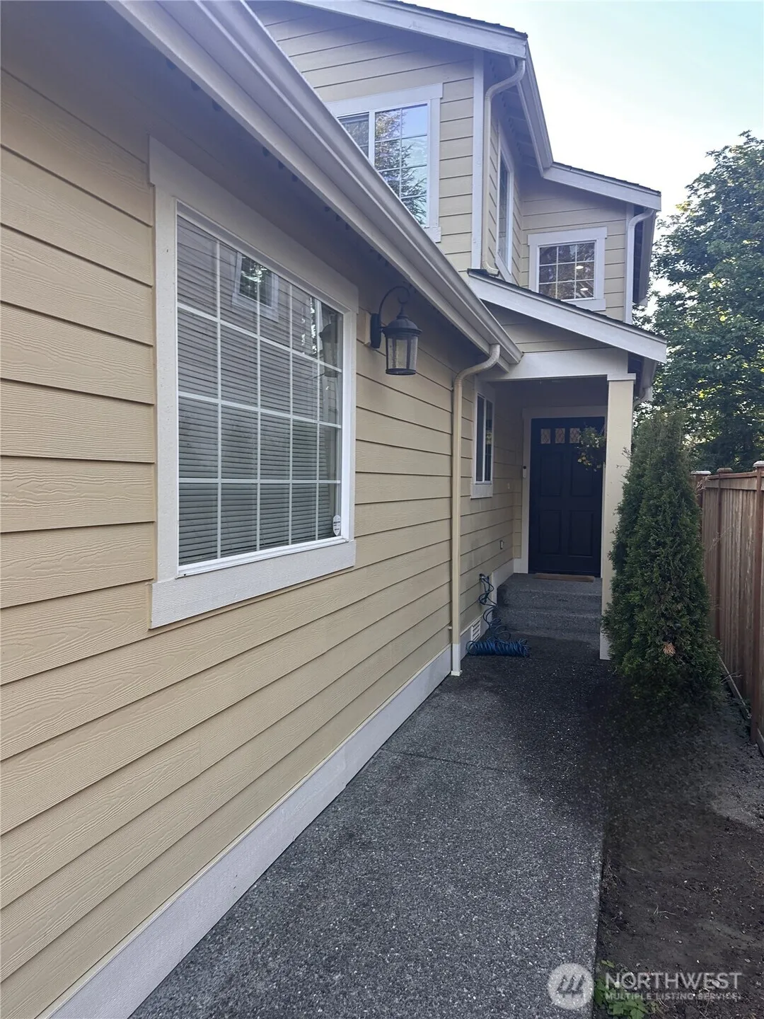 Property photo for 11526 Ne 116th Street, Kirkland photo 2