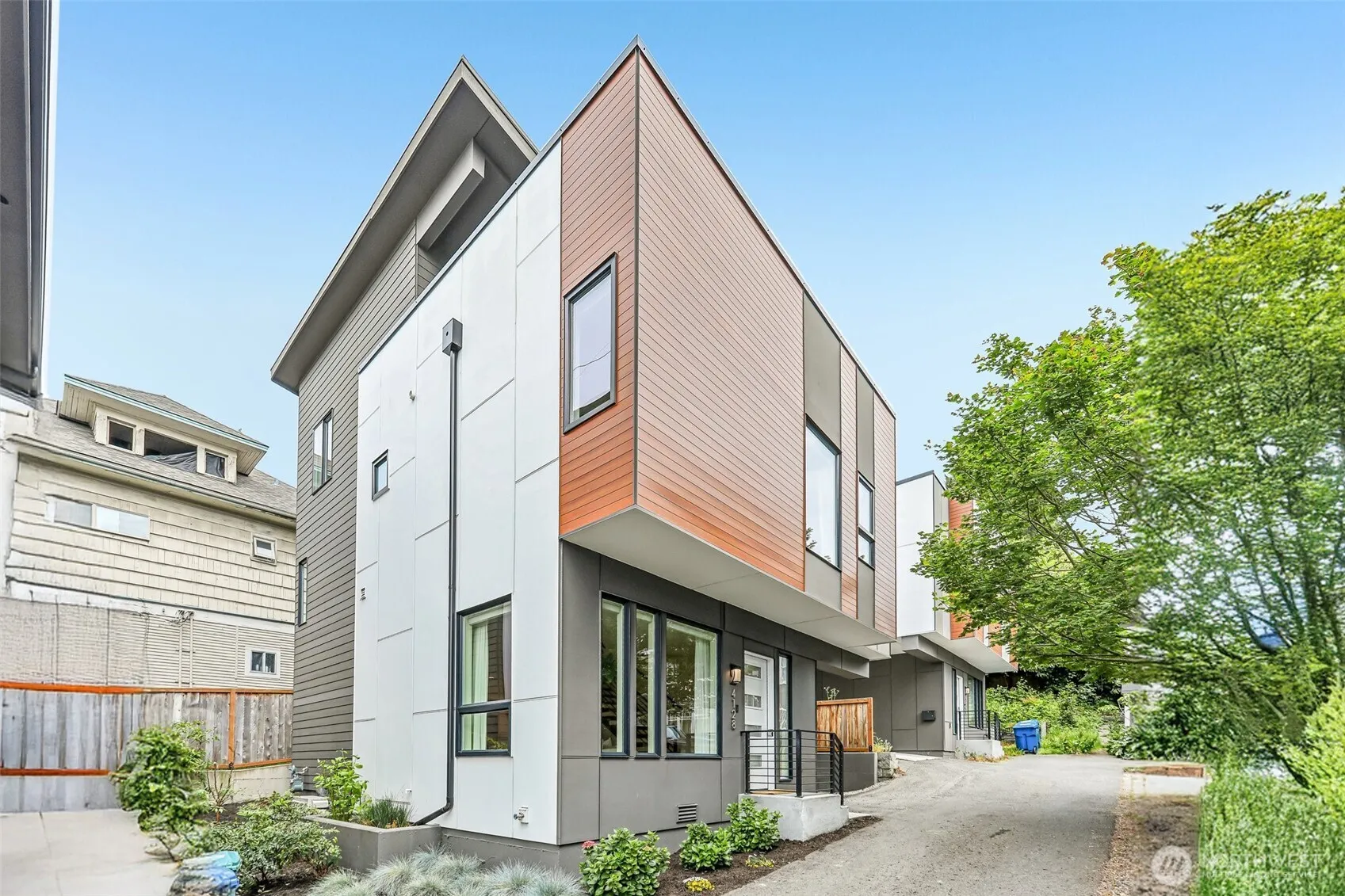 Property photo for 4128 3rd Avenue Nw, Seattle photo 2