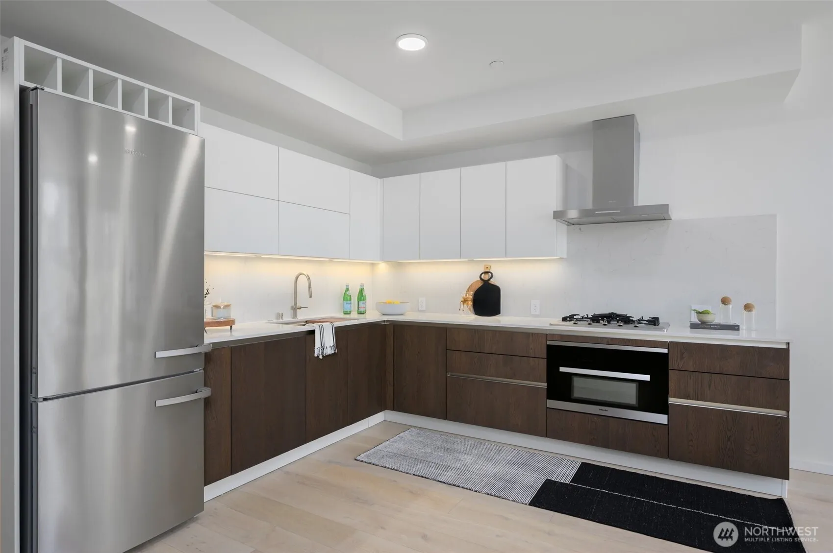 Property photo for 999 110th Avenue Ne #401, Bellevue photo 3
