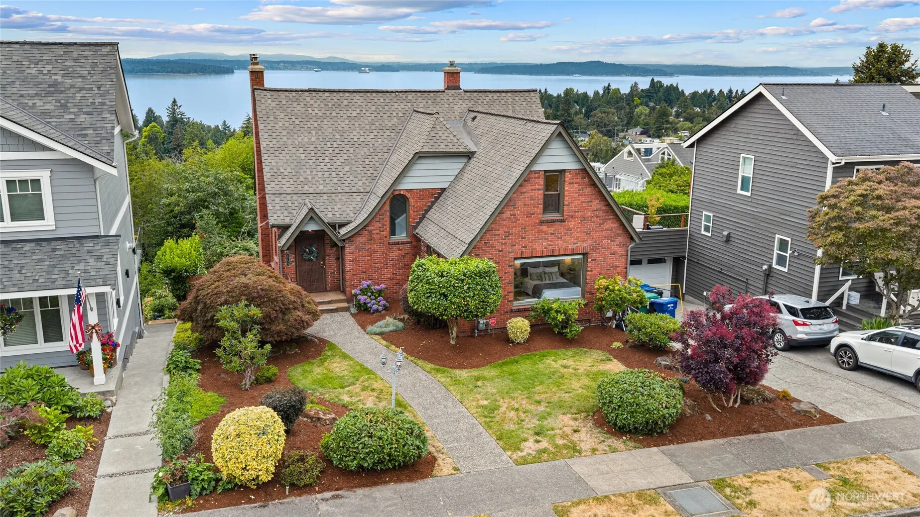 Property photo for 6759 41st Avenue Sw, Seattle photo 2