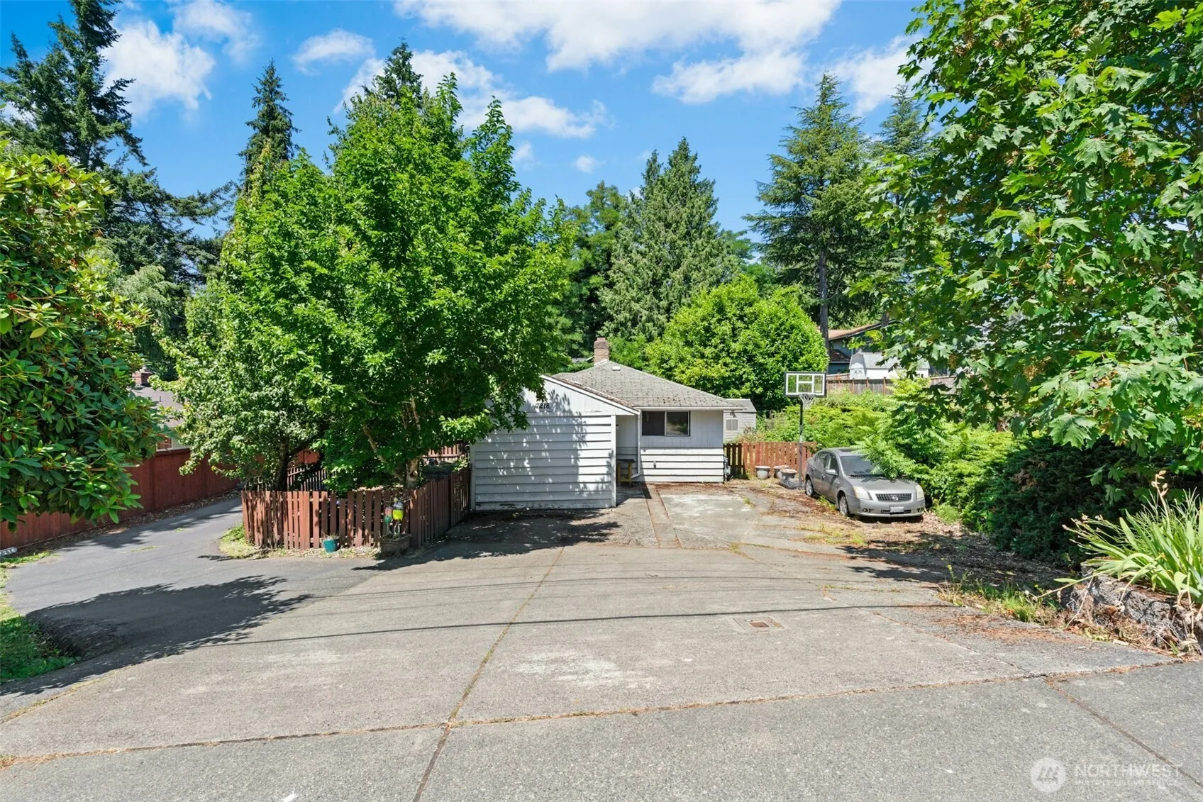 Property photo for 7218 Ne 155th Street, Kenmore photo 4