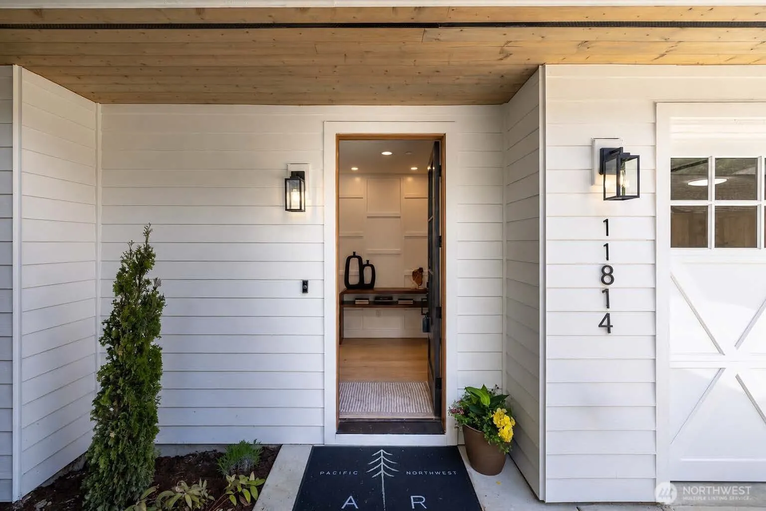 Property photo for 11814 Ne 103rd Place, Kirkland