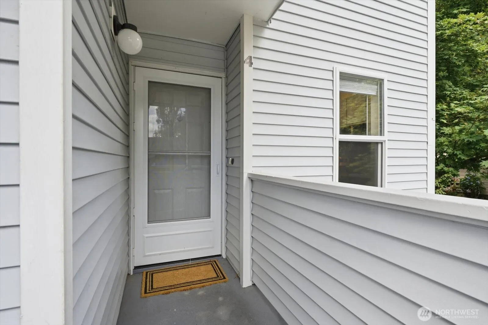 Property photo for 7019 210th Street Sw #4, Lynnwood photo 2