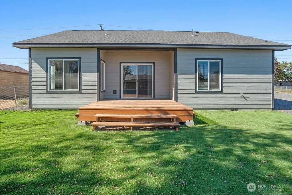 Property photo for 2133 W Peninsula Drive, Moses Lake photo 4