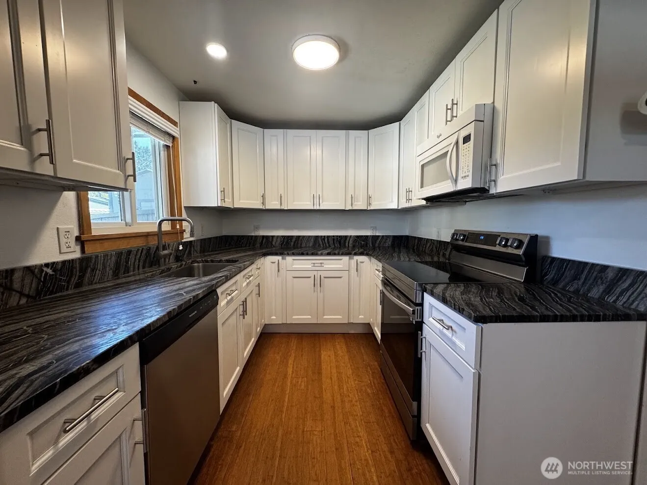 Property photo for 424 Sw 3rd Street, College Place photo 2
