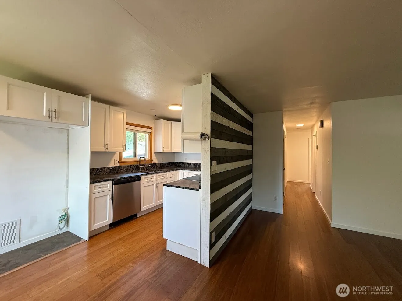 Property photo for 424 Sw 3rd Street, College Place photo 4