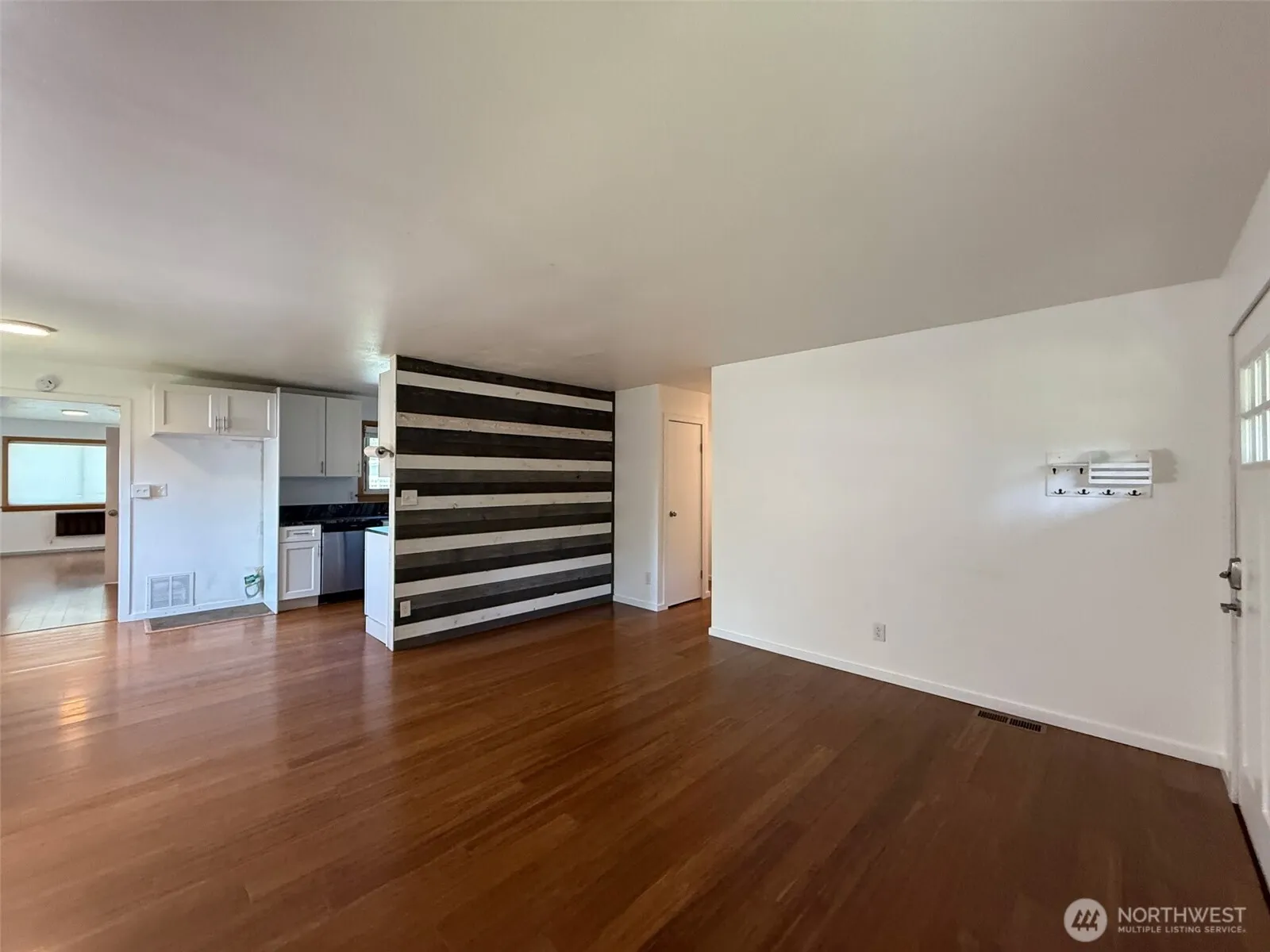 Property photo for 424 Sw 3rd Street, College Place photo 5