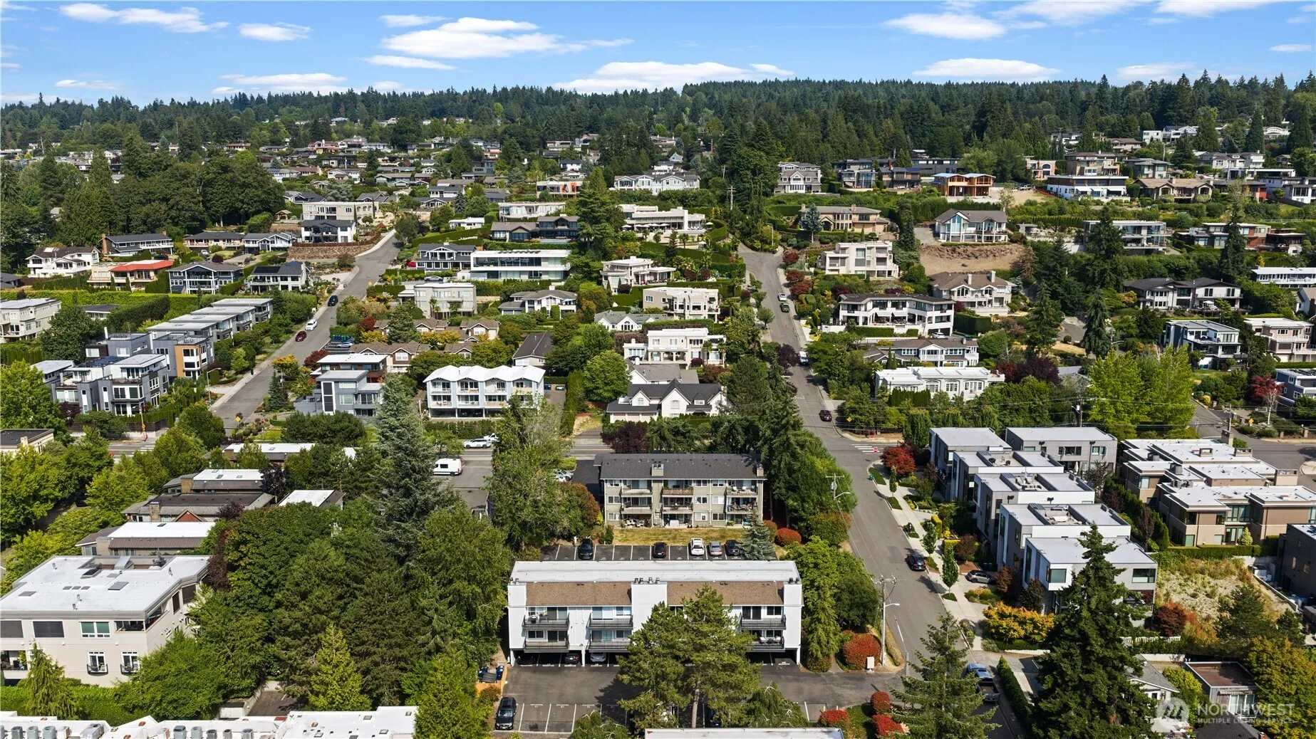 Property photo for 10110 Ne 60th Street #104, Kirkland photo 2