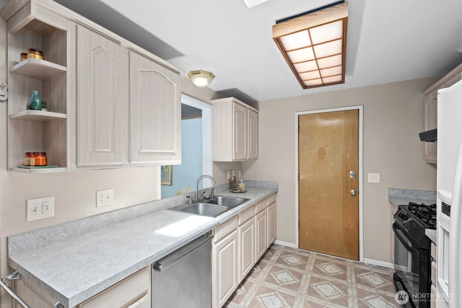 Property photo for 2119 Aberdeen Avenue Ne, Renton photo 4
