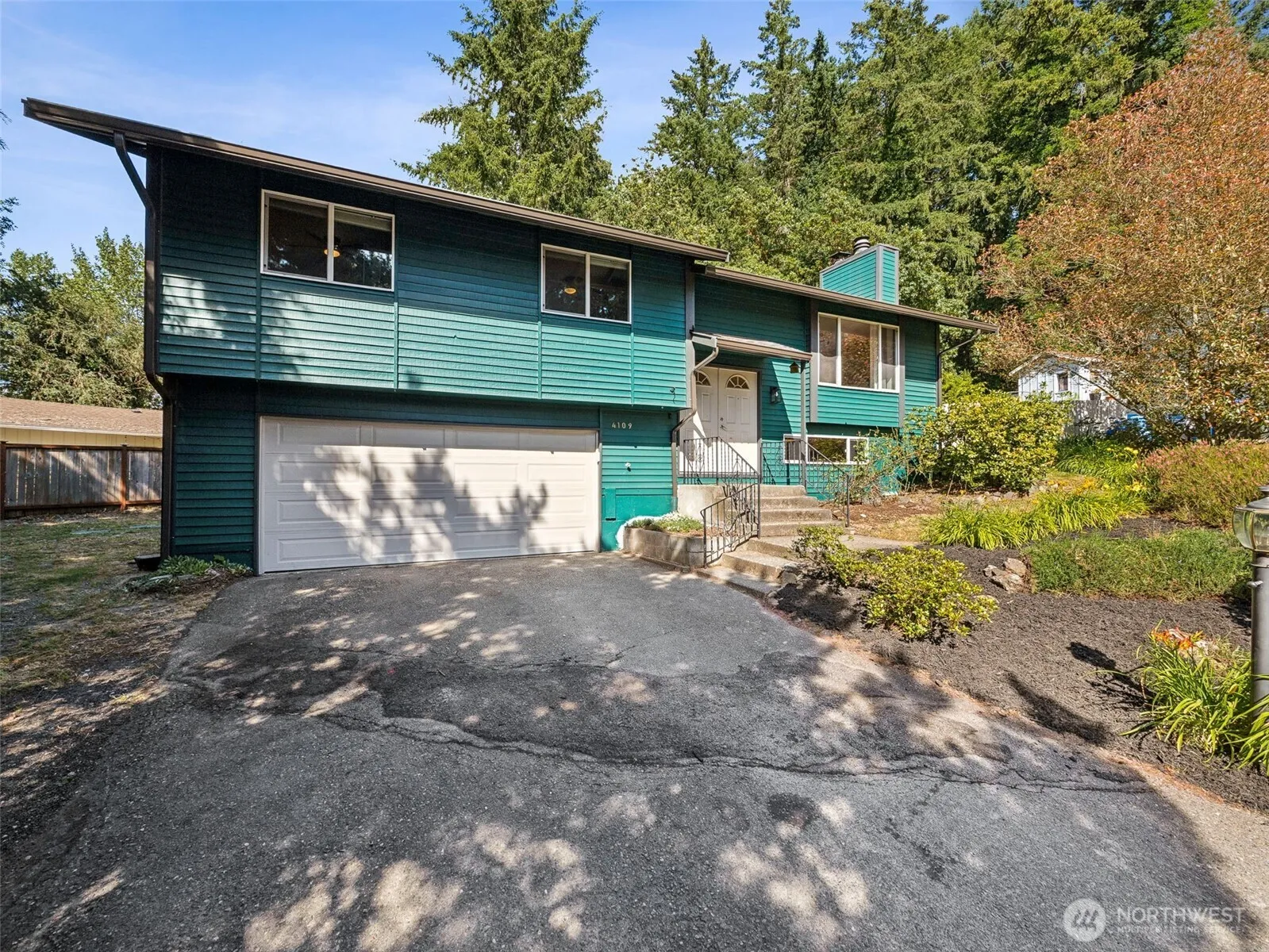 Property photo for 4109 60th Street Ct E, Tacoma photo 2