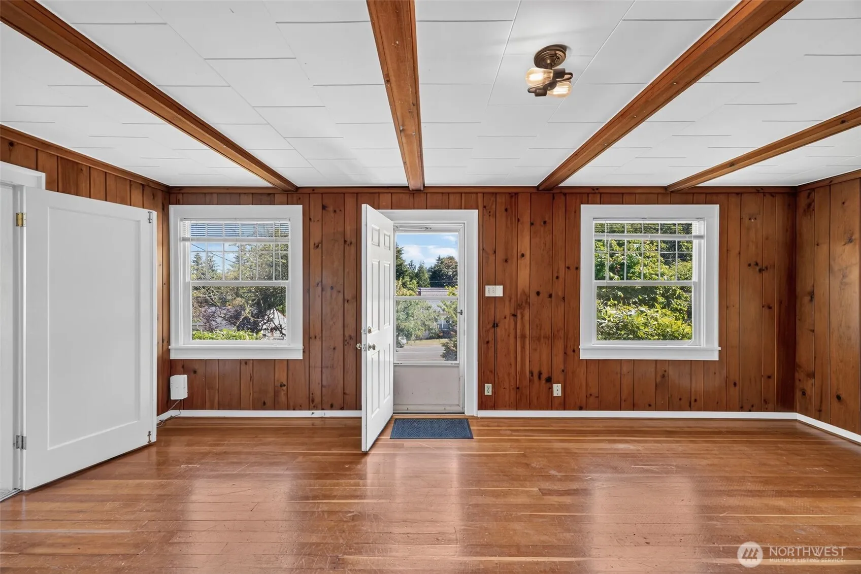 Property photo for 4417 Seahurst Avenue, Everett photo 4