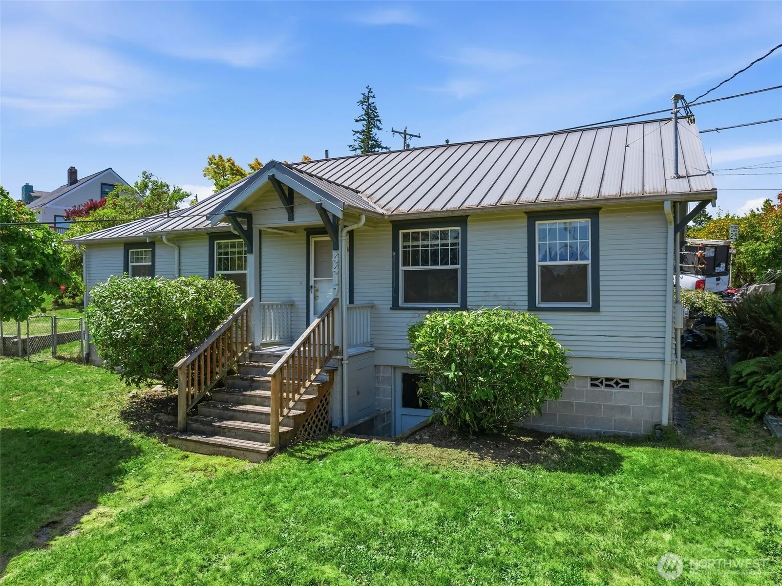 Property photo for 4417 Seahurst Avenue, Everett photo 2
