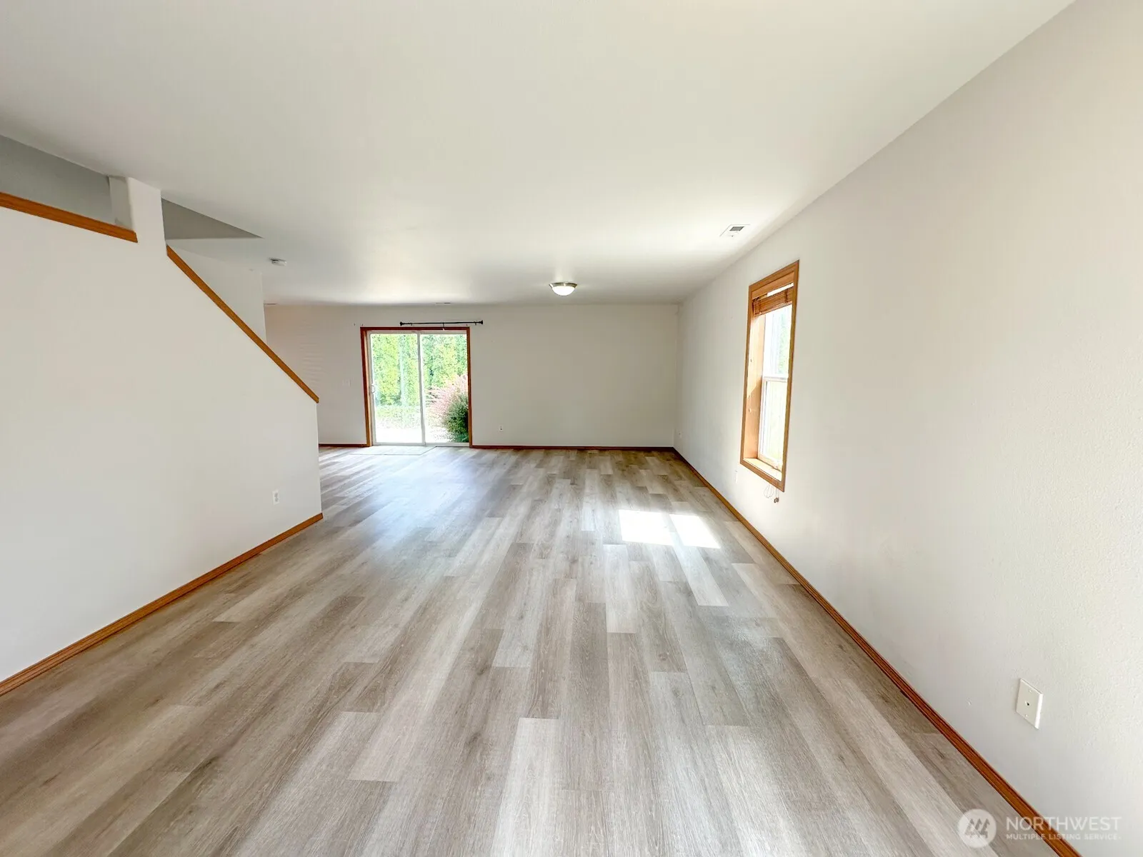 Property photo for 17929 Silver Creek Avenue E, Puyallup photo 3