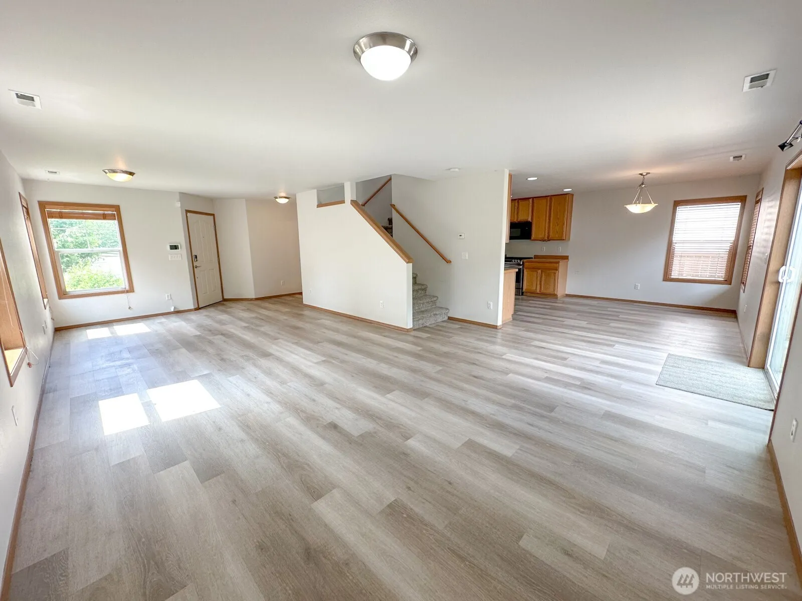 Property photo for 17929 Silver Creek Avenue E, Puyallup photo 5