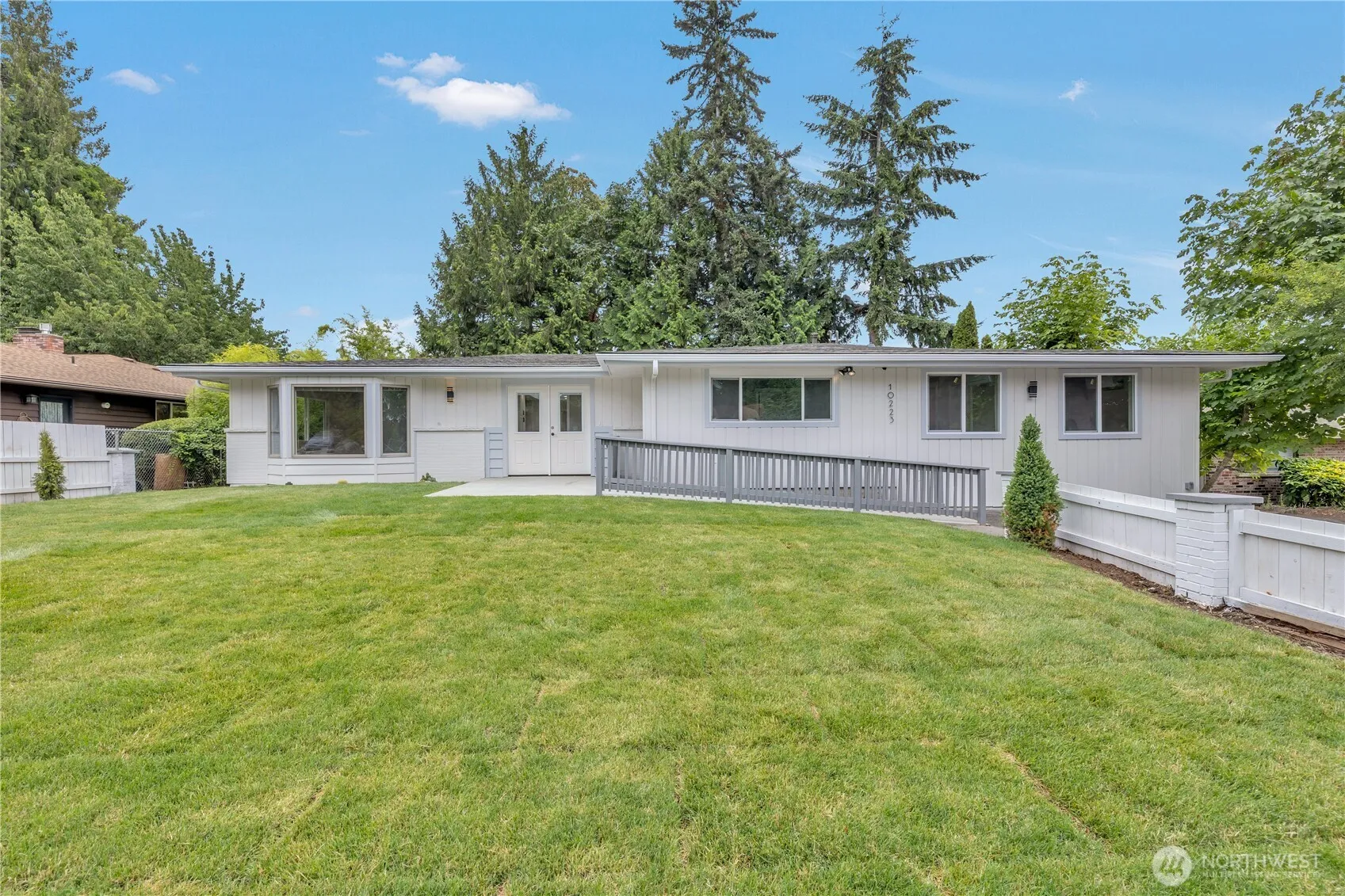 Property photo for 10223 Se 213th Place, Kent