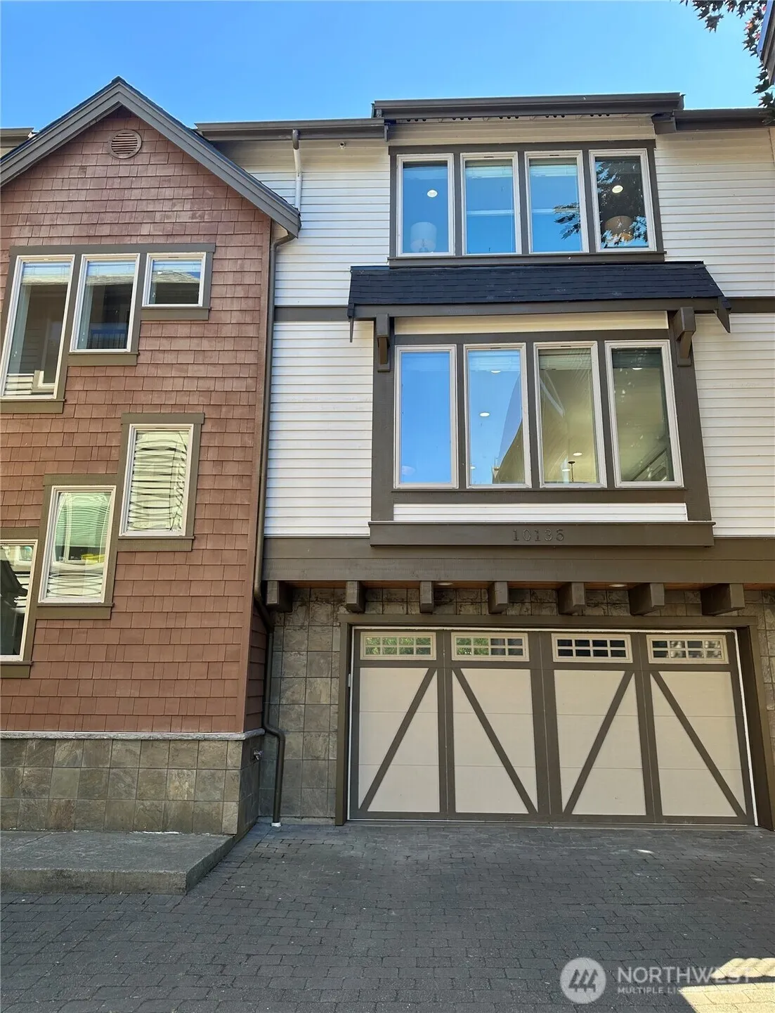Property photo for 10135 Ne 62nd Street #c, Kirkland photo 5