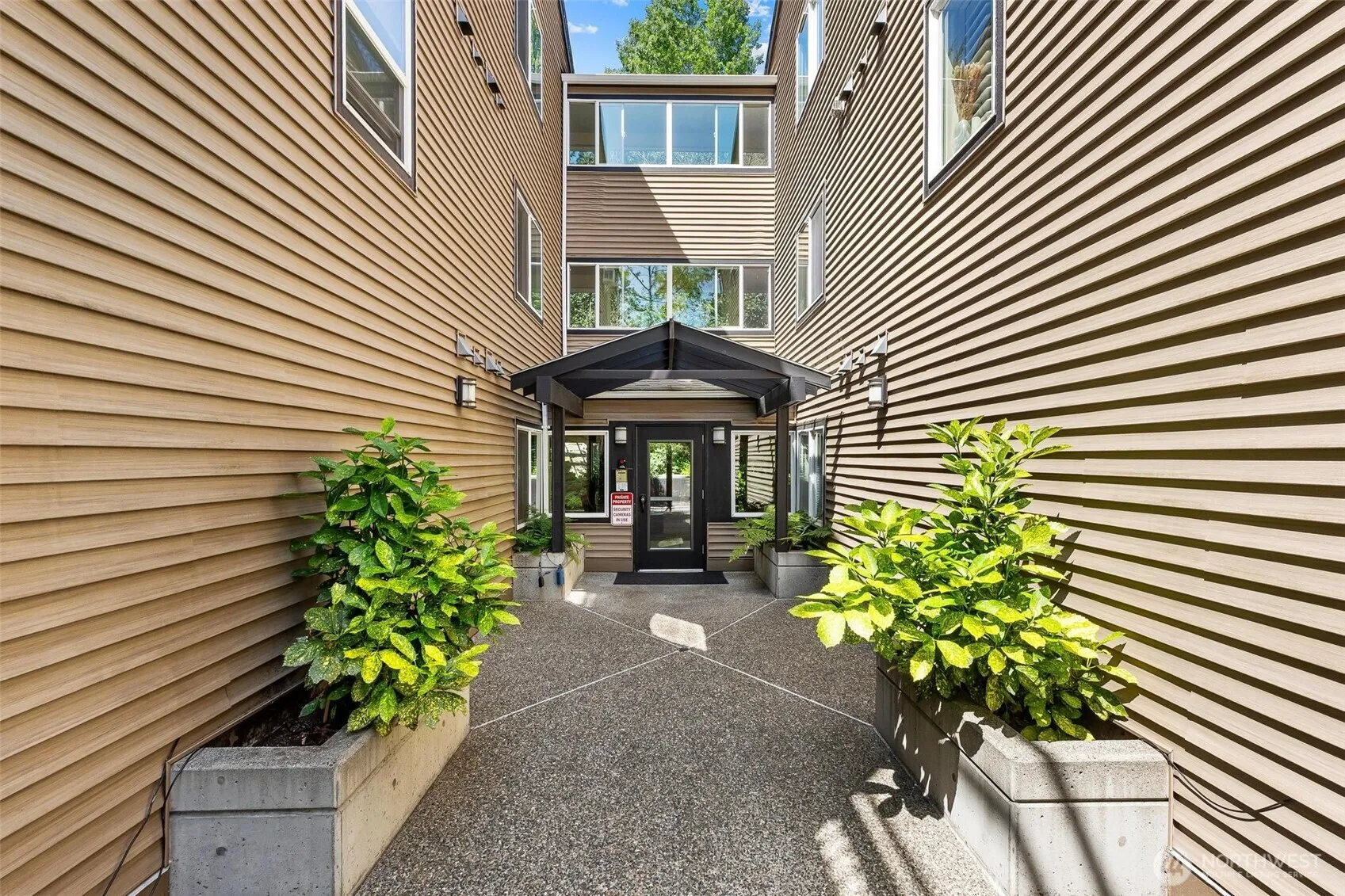 Property photo for 215 20th Avenue E #201, Seattle photo 2