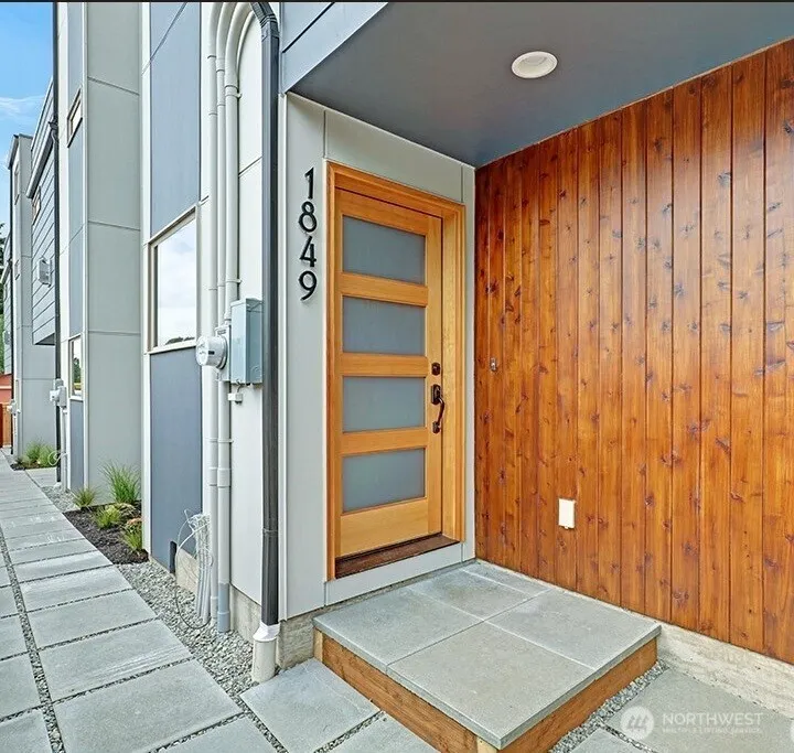 Property photo for 1849 S King St, Seattle