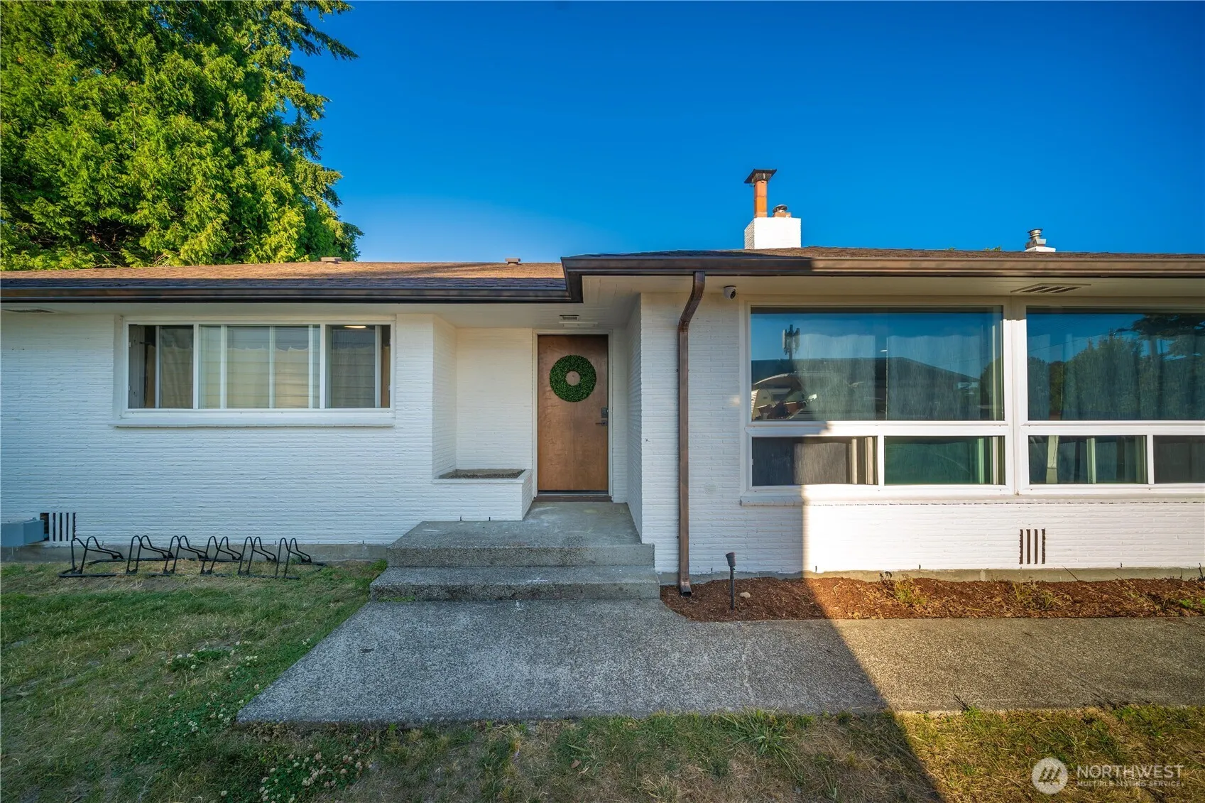Property photo for 1636 S 260th Street, Des Moines photo 4