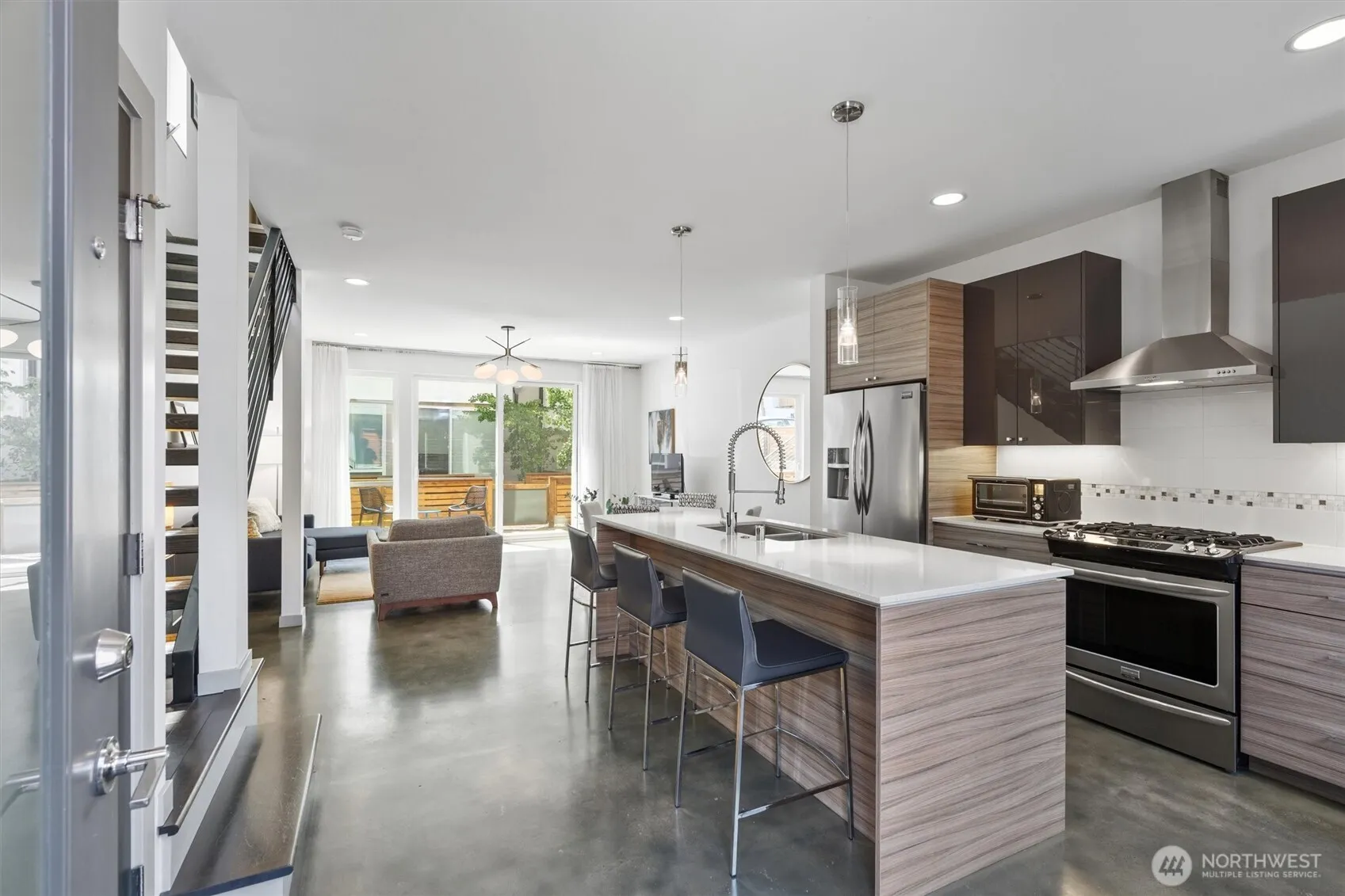 Property photo for 7016 California Avenue Sw #e, Seattle photo 3