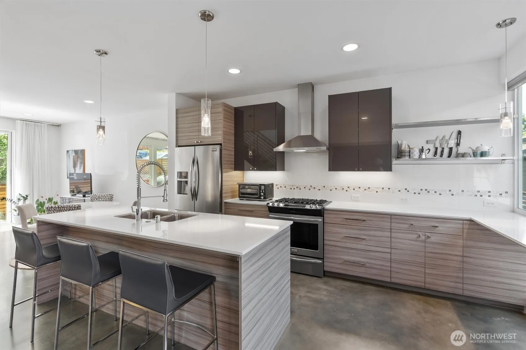 Property photo for 7016 California Avenue Sw #e, Seattle photo 4