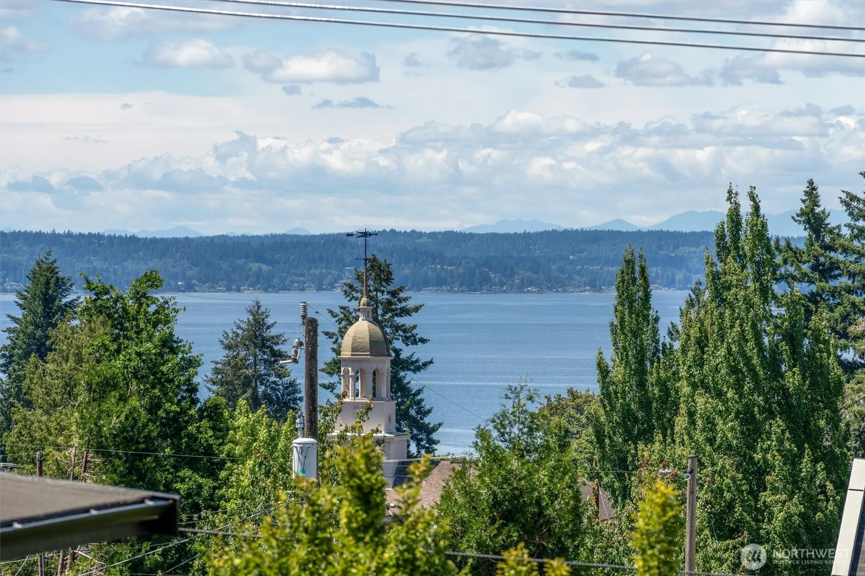 Property photo for 7016 California Avenue Sw #e, Seattle