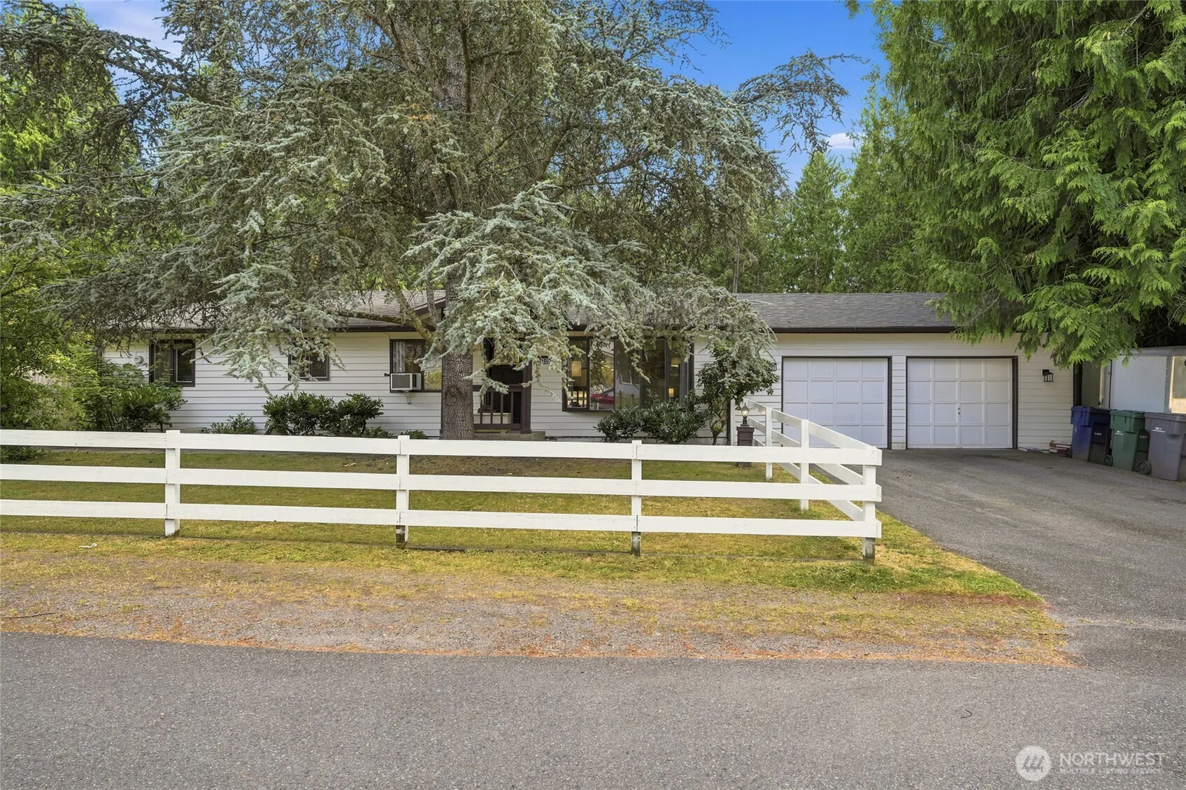 Property photo for 21007 Ne 66th Street, Redmond