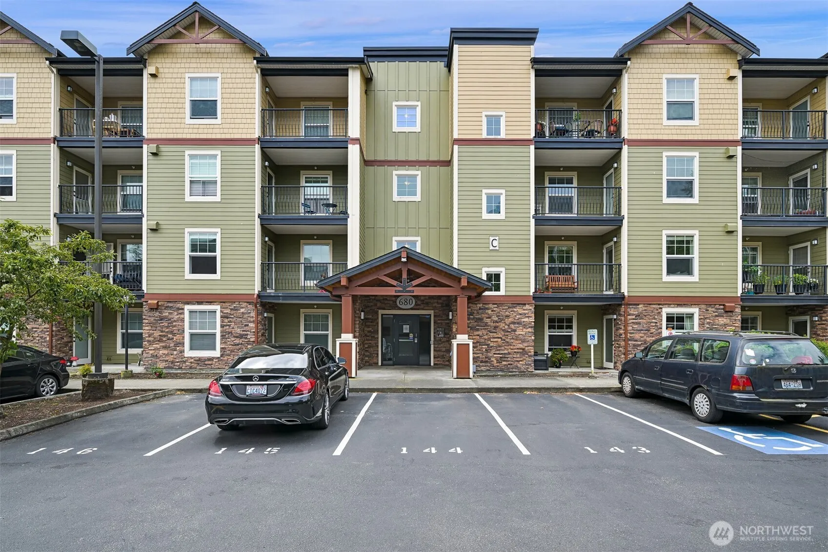 Property photo for 680 32nd Street ##c402, Bellingham photo 2