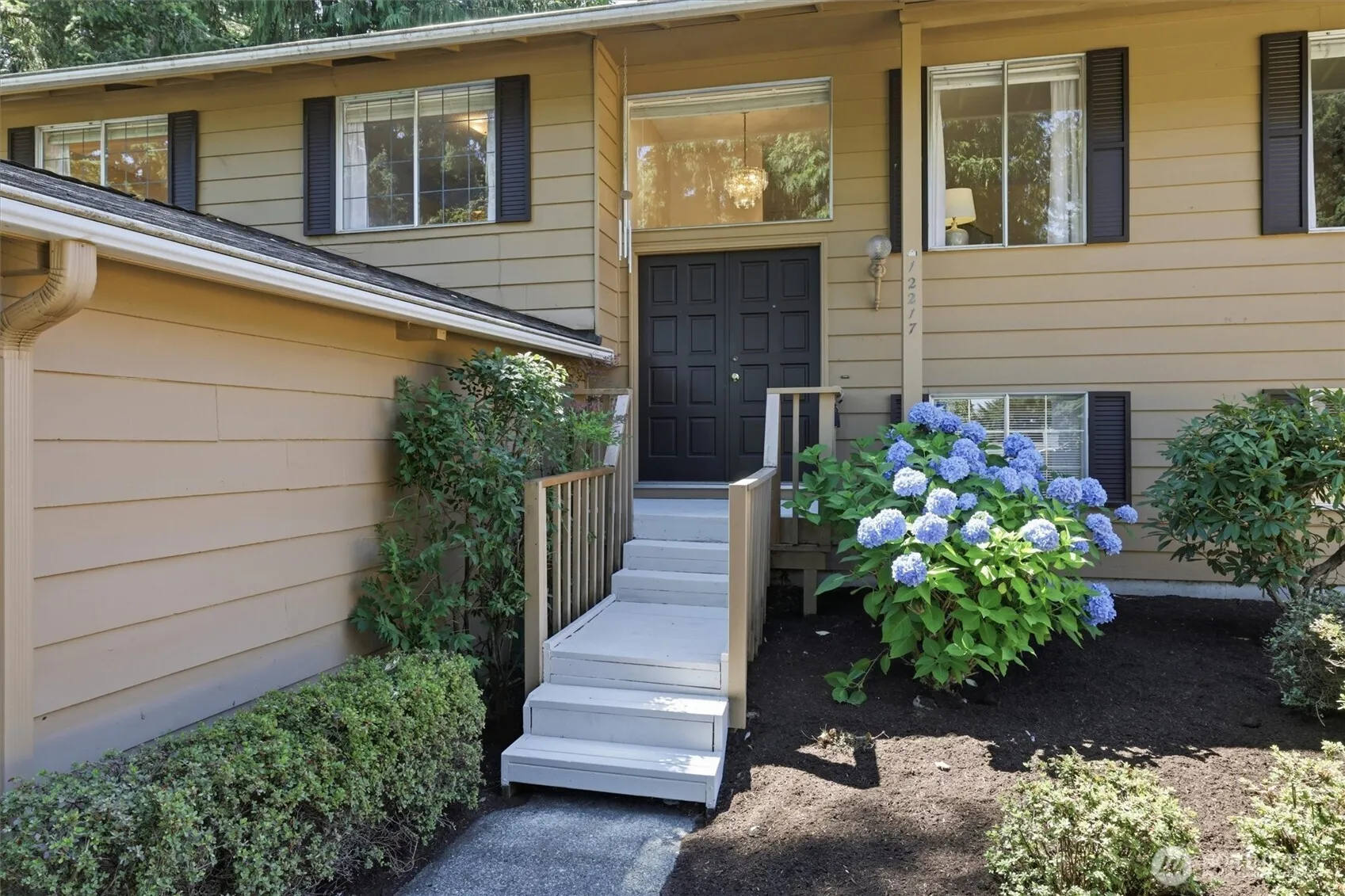 Property photo for 12217 Ne 68th Place, Kirkland photo 3