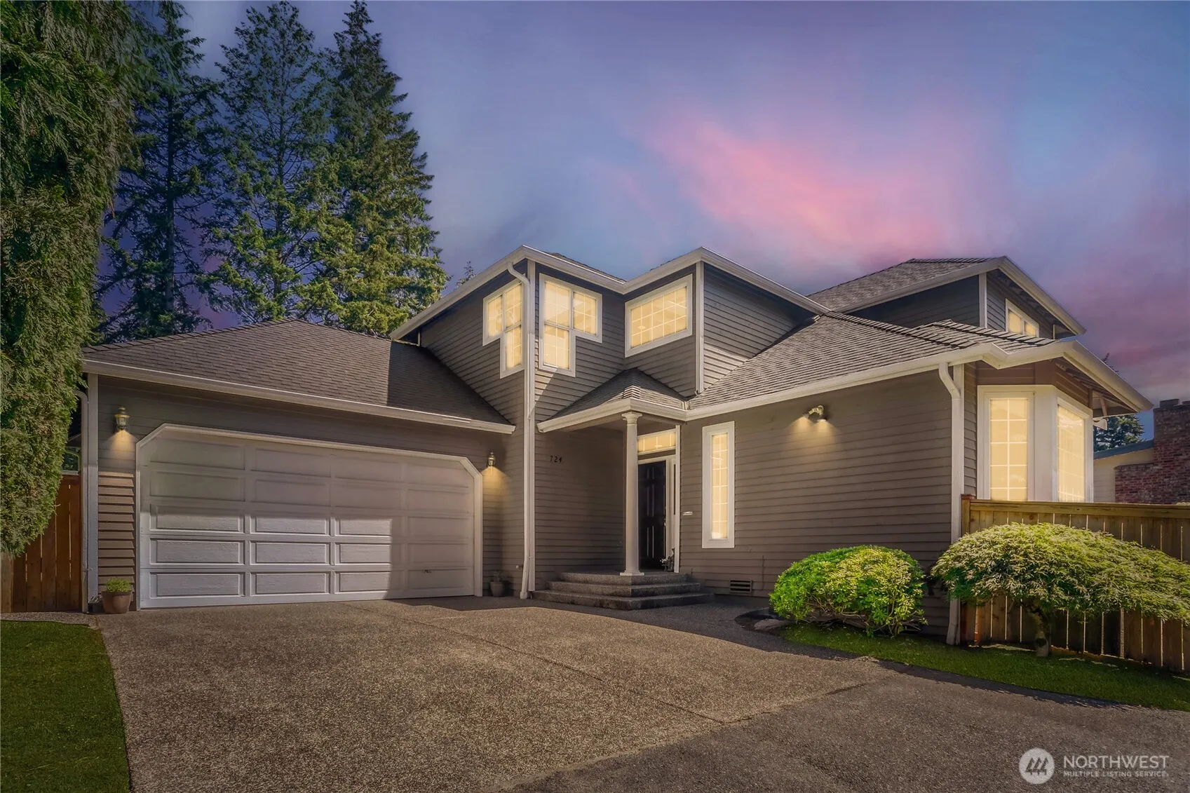 Property photo for 724 N 190th Street, Shoreline photo 2