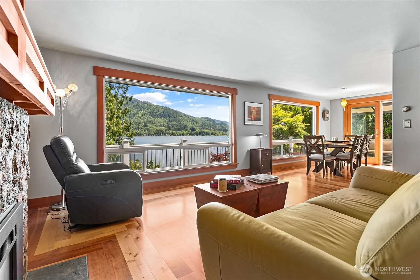 Property photo for 482 W Lake Samish Drive, Bellingham photo 4