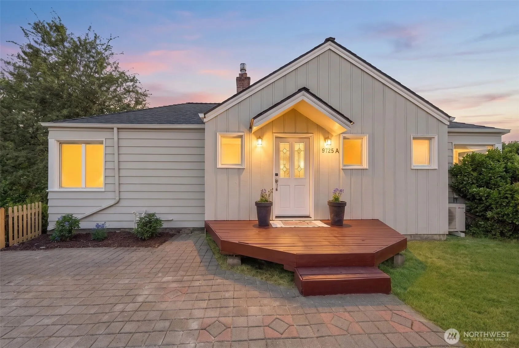 Property photo for 9725 Phinney Avenue N, Seattle