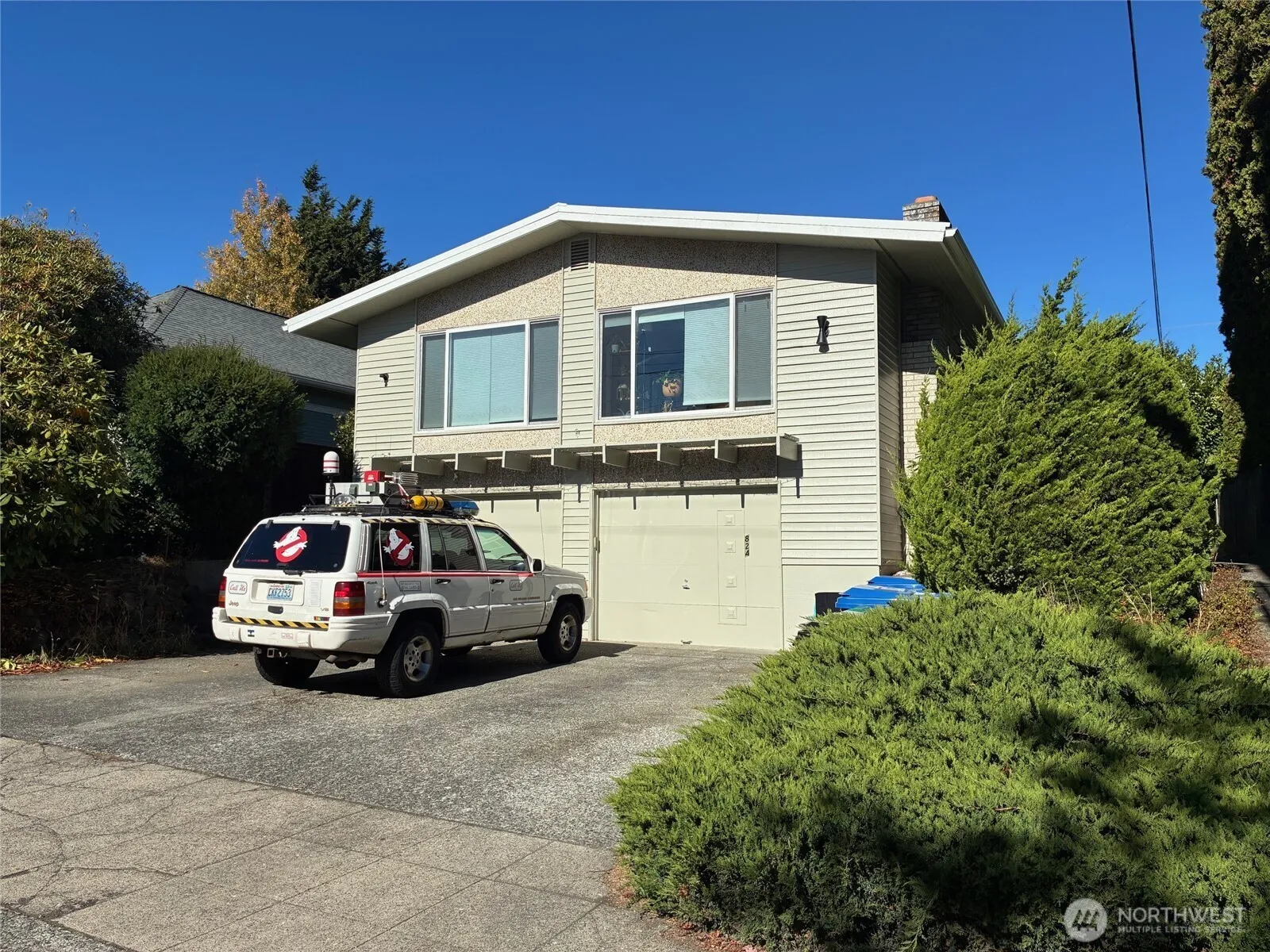 Property photo for 824 Nw 64th Street, Seattle