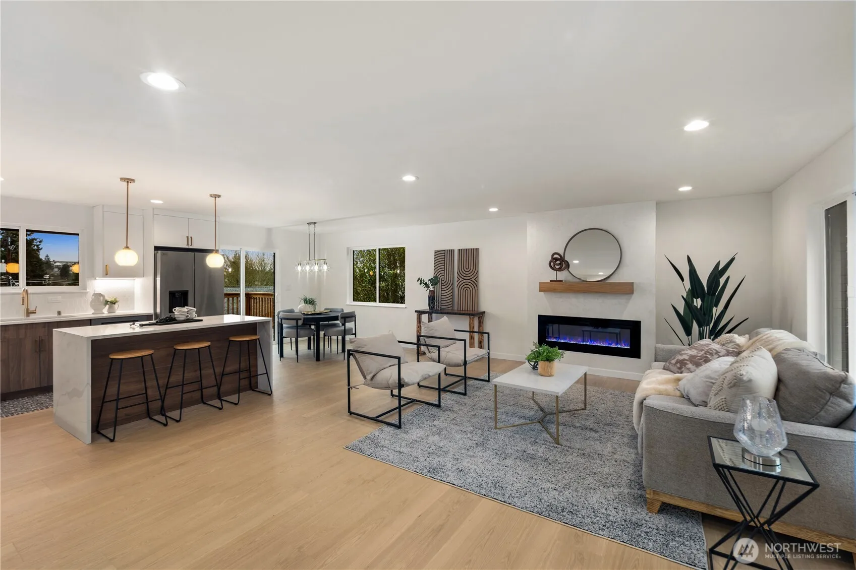 Property photo for 2518 36th Avenue W, Seattle photo 3